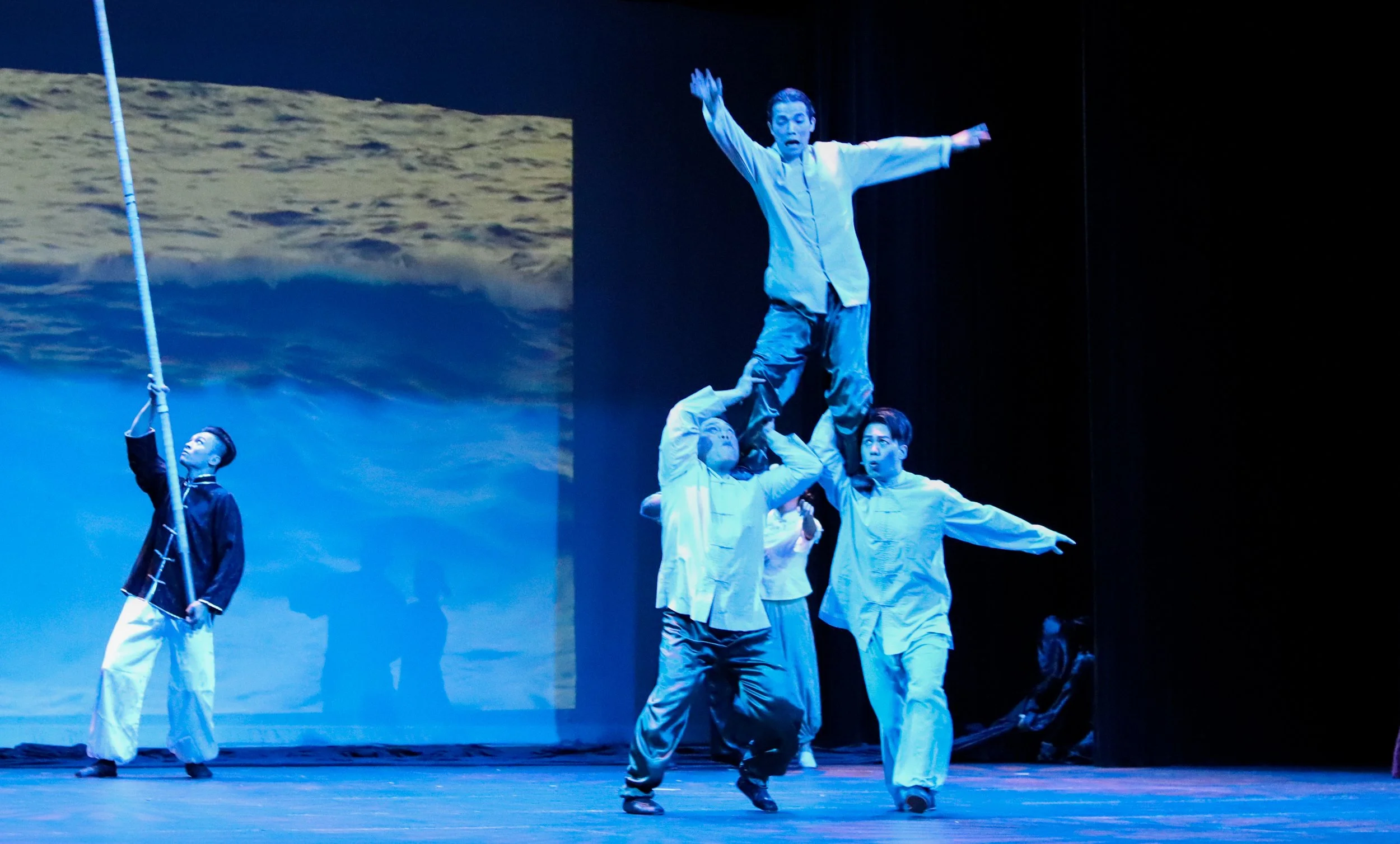 1 Taiwanese Acro Perfomance Photo by Emily Paris.jpg
