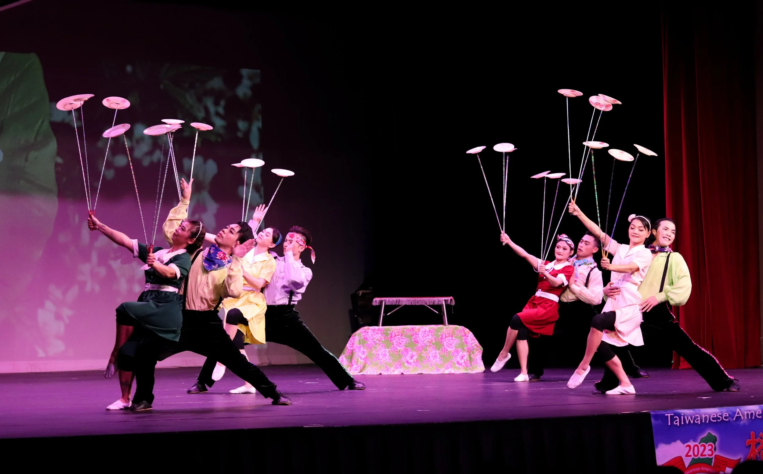 14 Taiwanese Acro Perfomance Photo by Emily Paris.jpg