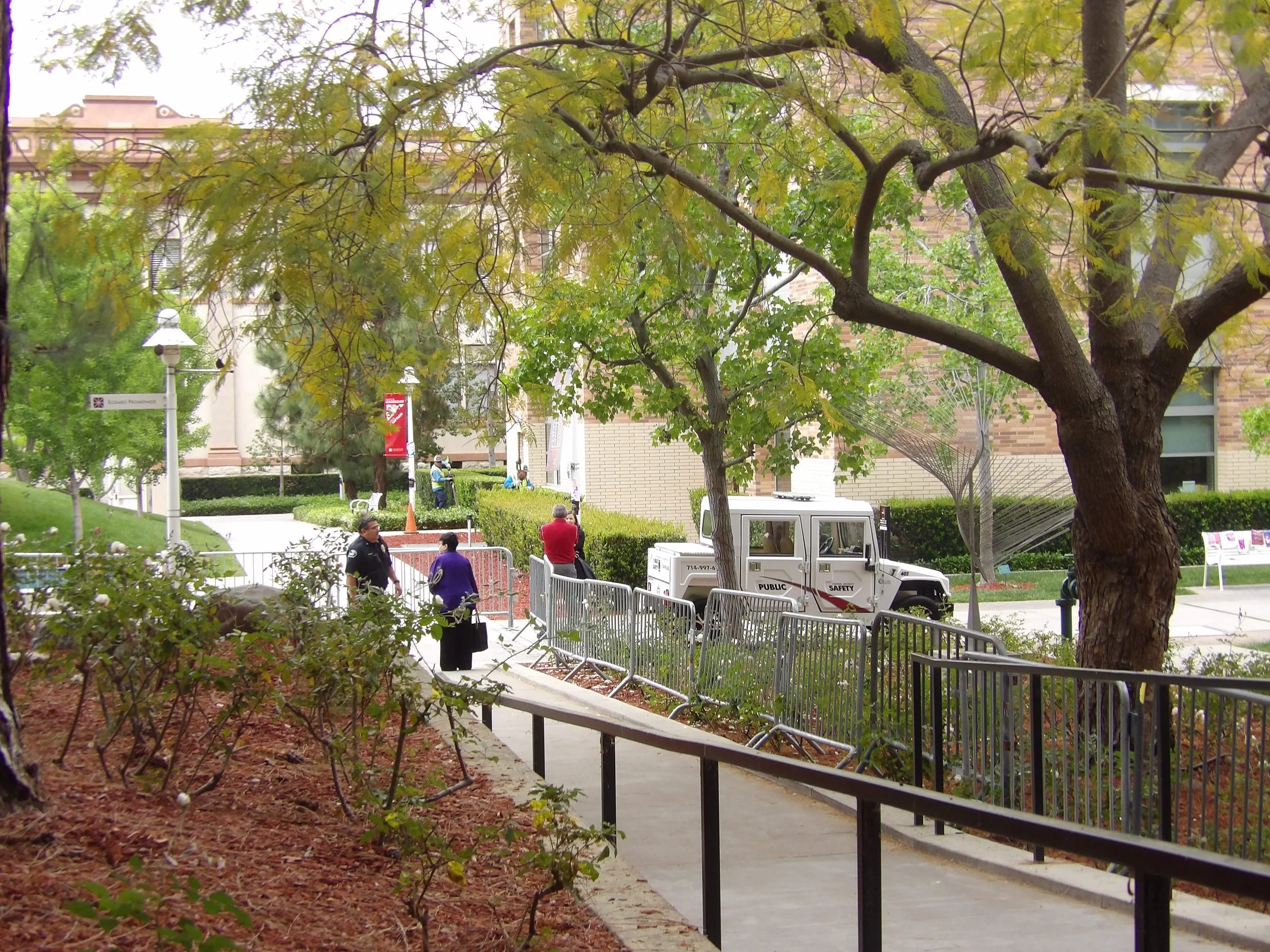    The university’s Department of Public Safety placed barricades around Irvine Lecture Hall prior to the event. Photos by TATUM FOULGER, Copy Editor   