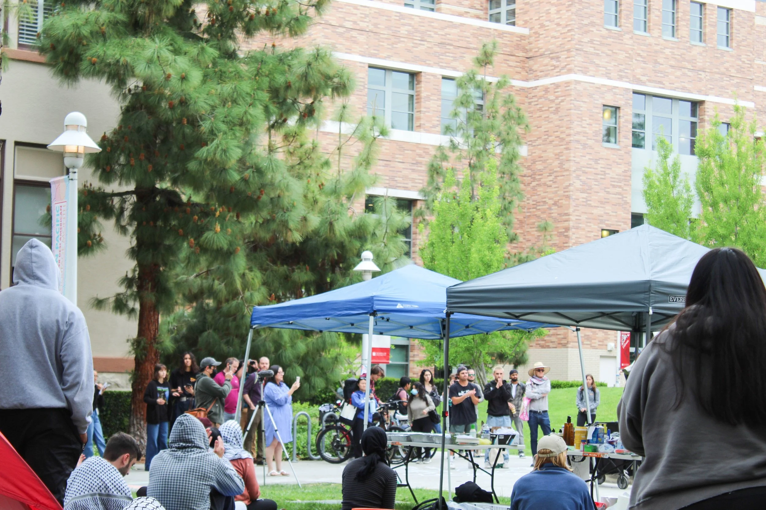    Attendees listen to faculty speakers on May 2, the first day of the SJP encampment. Photo by RENEE ELEFANTE, Editor-in-Chief   