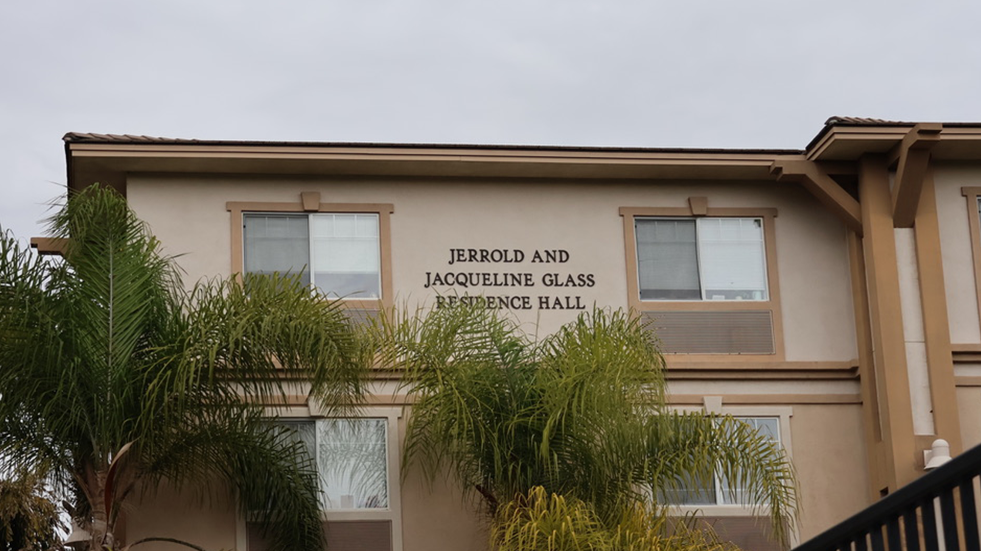 41-year-old man arrested at Glass Hall after allegedly agreeing to meet with a minor