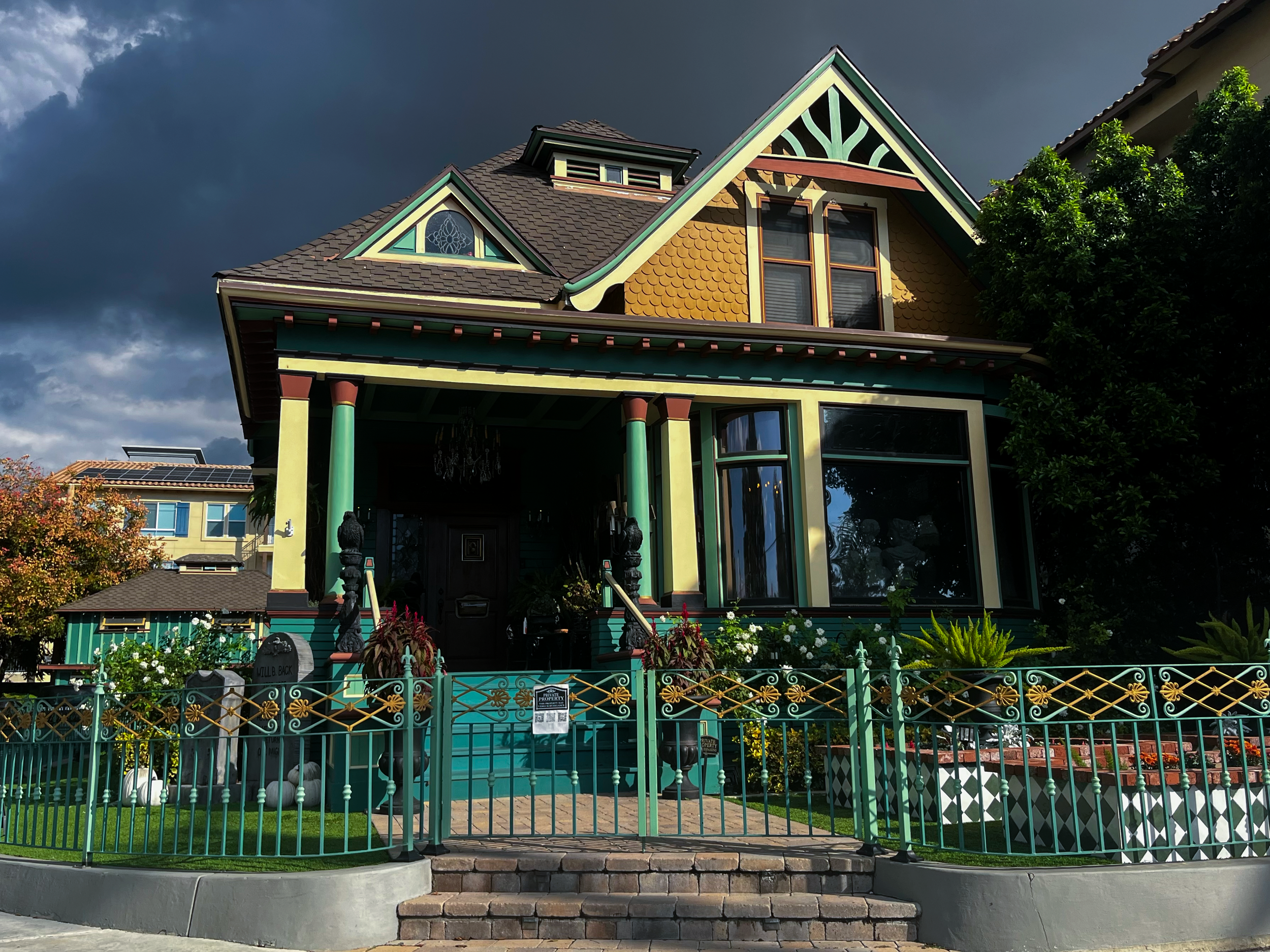 The millenialization of Victorian haunted houses