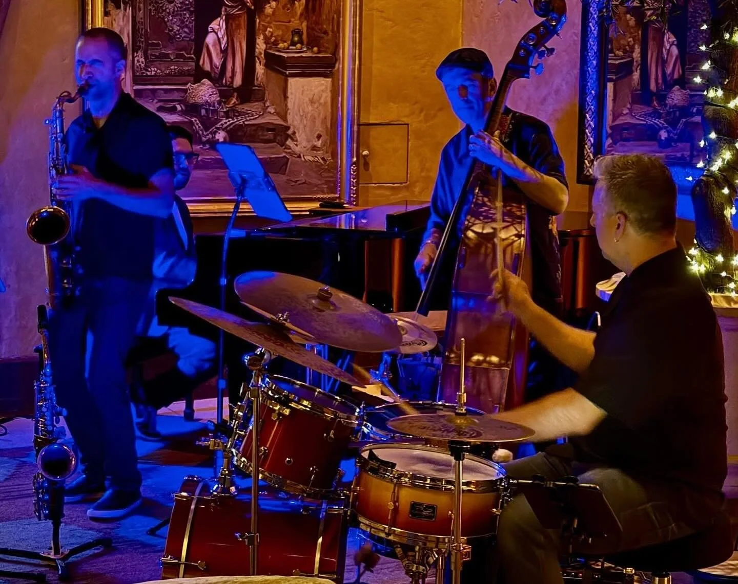 Great night with my quartet at The Hedley Club in Hotel De Anza in San Jose, Ca.  #jazz #hedleyclub #hoteldeanza #latinjazz #jazzquartet #saxpianobassdrums #sanjose #workingdrummer #musician #sfbayarea #drummer #canopusdrums  #bosphoruscymbals #livin