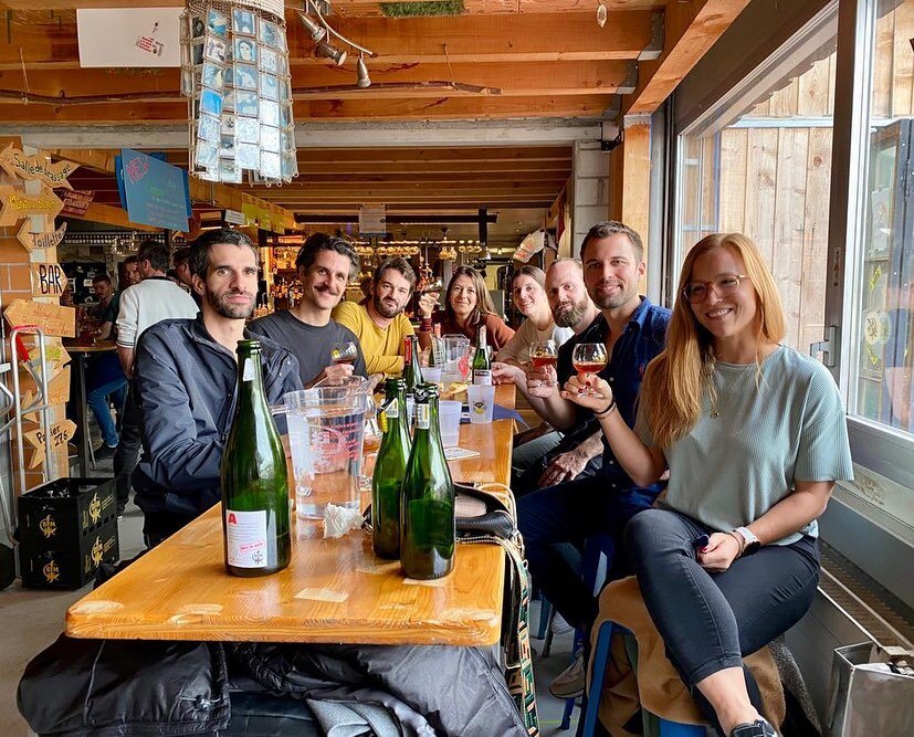 Heimelig zu Besuch bei @brasseriedesfranchesmontagnes 
Herzlichen Dank f&uuml;r die super interessante und lehrreiche Brauerei- und Fasskeller-F&uuml;hrung und das hervorragende Grand-Cru Tasting mit den feinen Wurst- und K&auml;sespezialit&auml;ten.