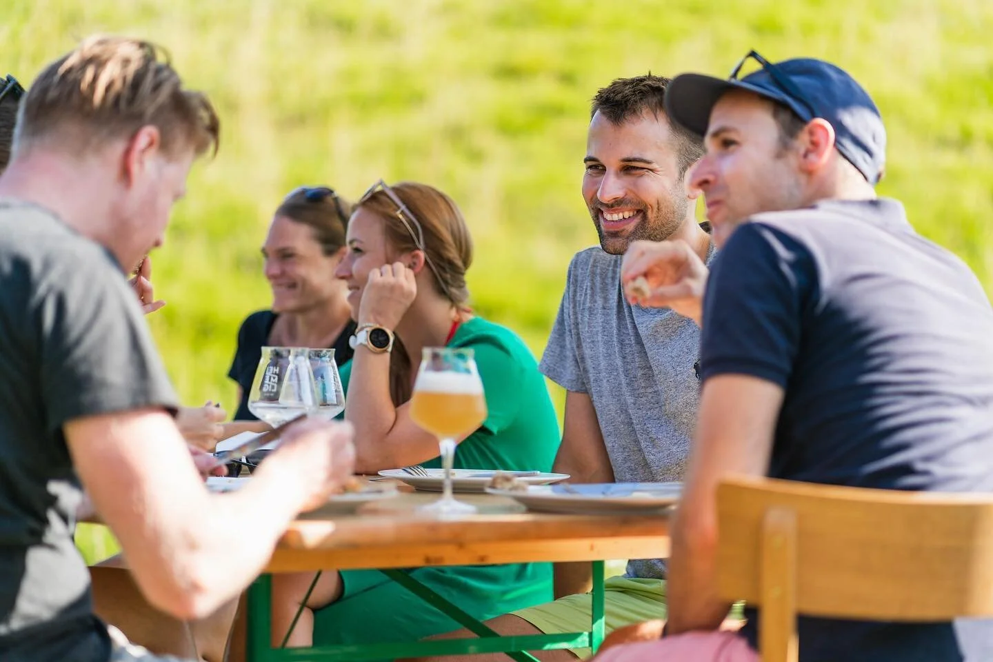 Alle Jahre wieder&hellip; Heimelig &amp; Friends Sommerevent 🍻 Diesmal bei wunderbarem Wetter im sch&ouml;nen Weggis 🚢 
.
.
📷 @nipolitsch, danke!
#badeplausch #grillplausch #bierplausch #brauenamsee #heimelig #heimeligbier #friends #dankej&auml;ge