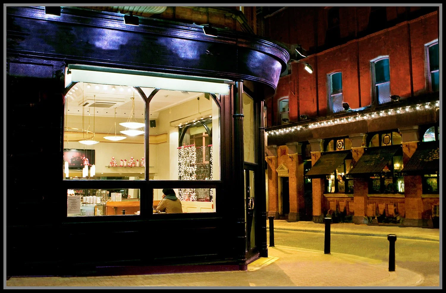 Jeanette Lowe: Butlers Cafe - (21x30cm) Halbe Framed €145  (Unframed €65)