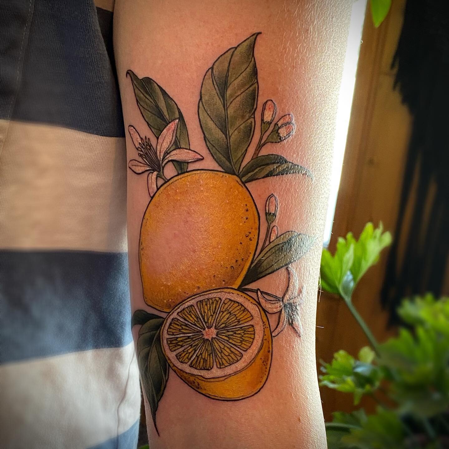 Forever sucking at tattoo photos- sorry for the glare! I had so much fun making this #lemon tattoo for my friend Jamie. He has an amazing food blog and is doing lots of great things with his business - including prepared meals and catering. Follow hi