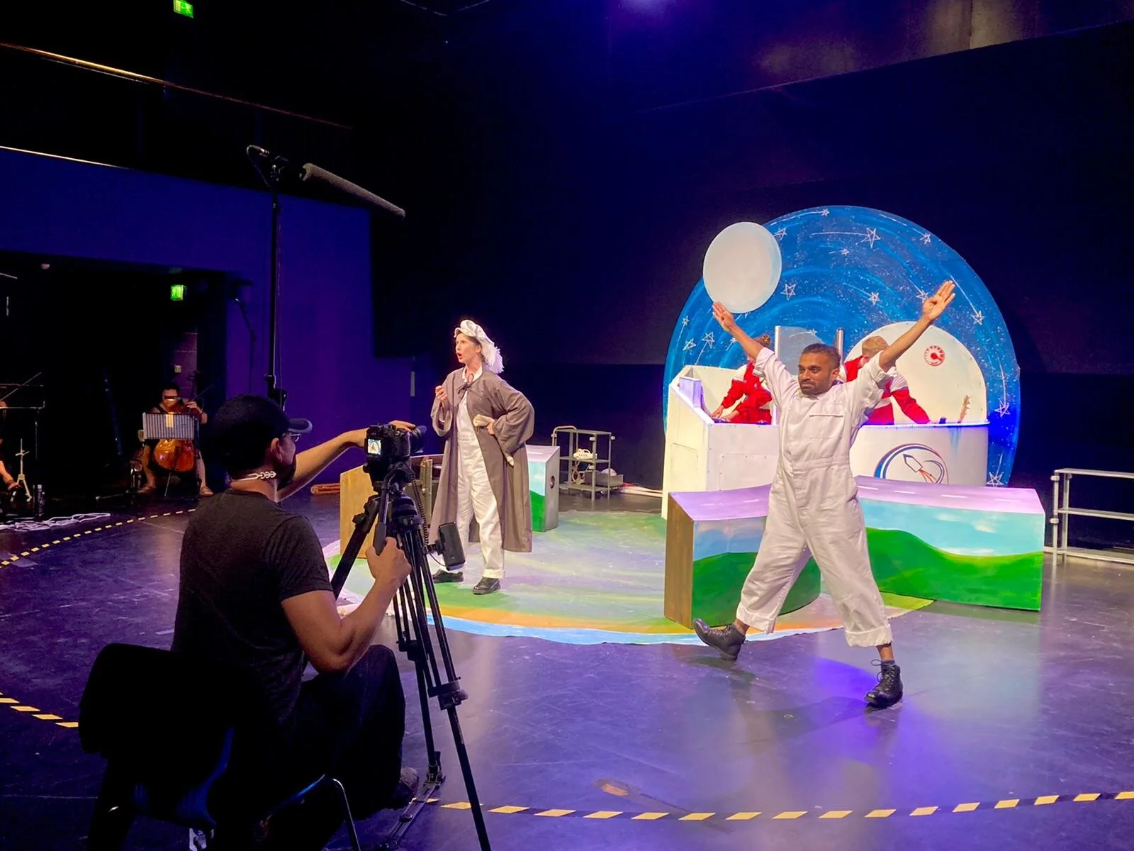 Operasonic, Vehicles 