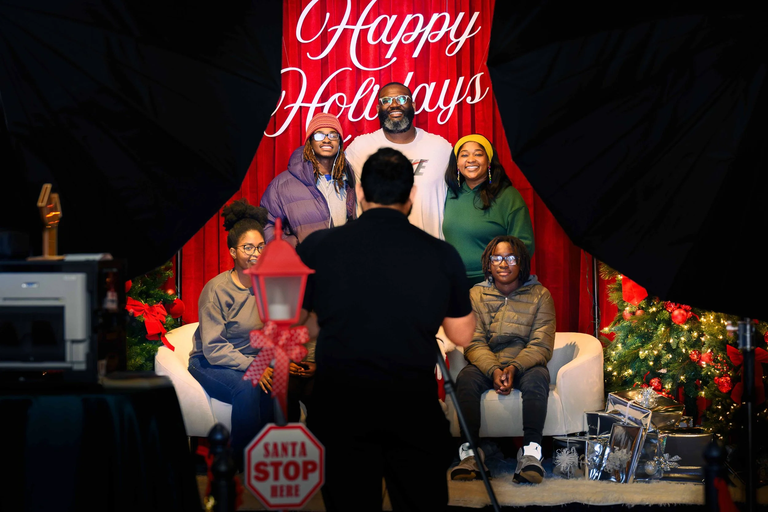 2025-11-29- NAAM - Black Santa63.jpg