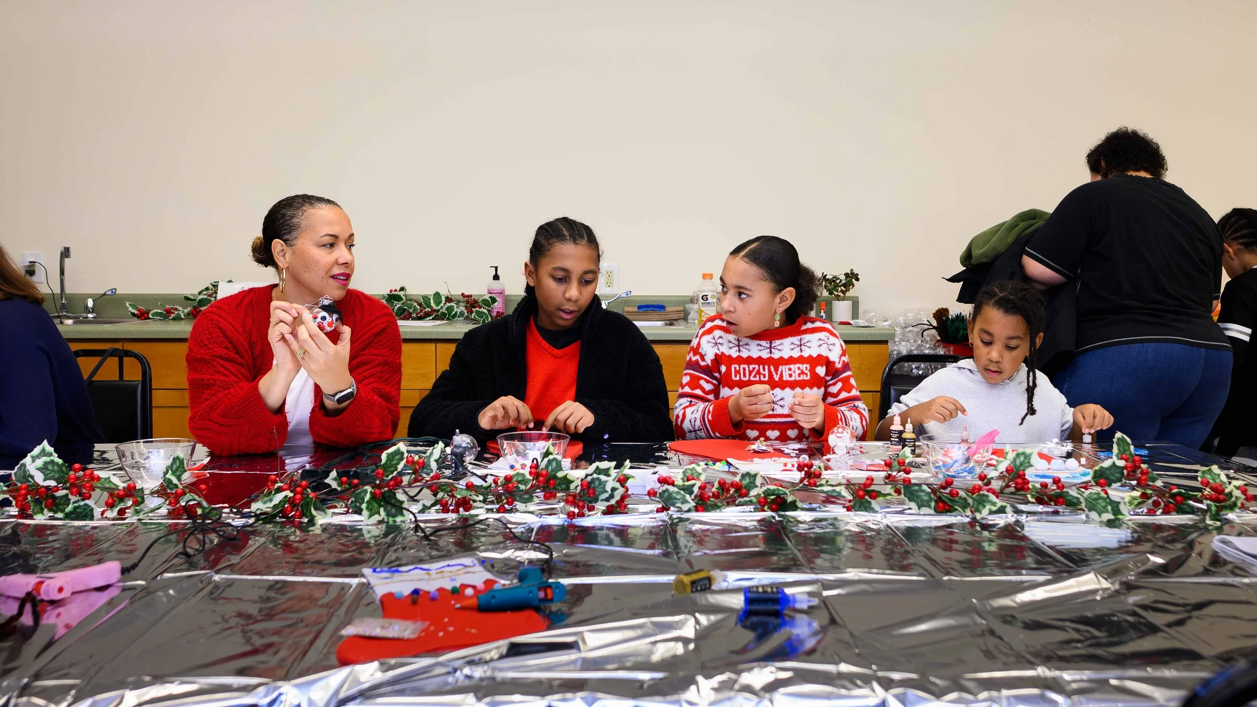 2025-11-29- NAAM - Black Santa36.jpg