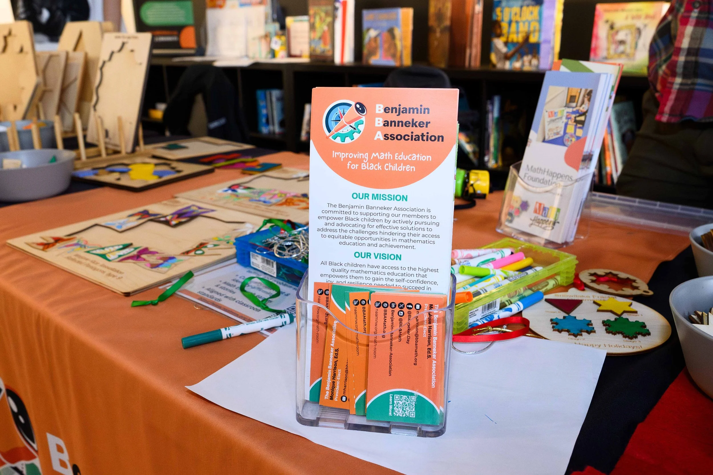 2025-11-29- NAAM - Black Santa20.jpg