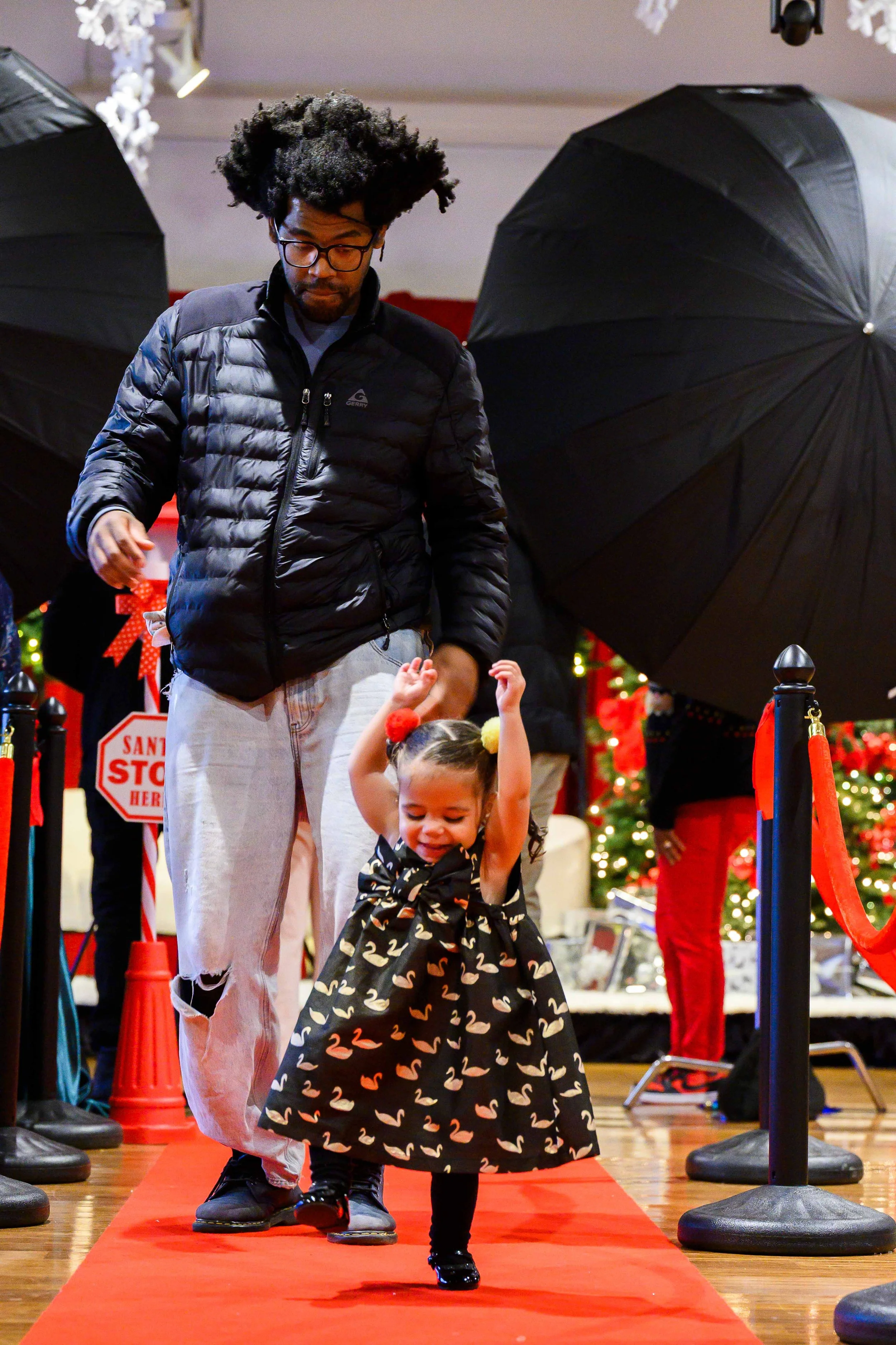 2025-12-06 - NAAM - Black Santa47.jpg