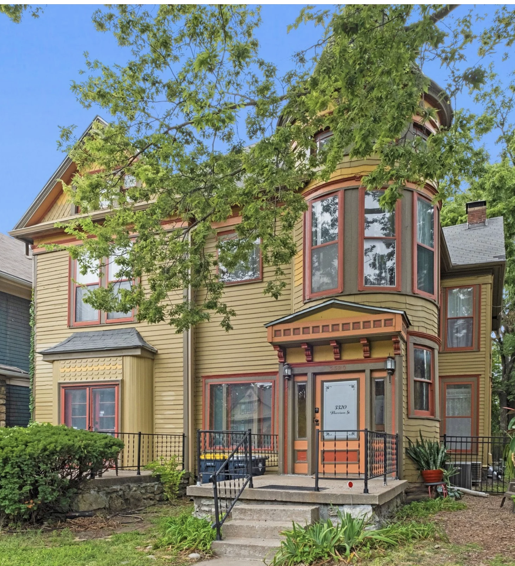 Bringing Character Back to a Kansas City Queen Anne Victorian