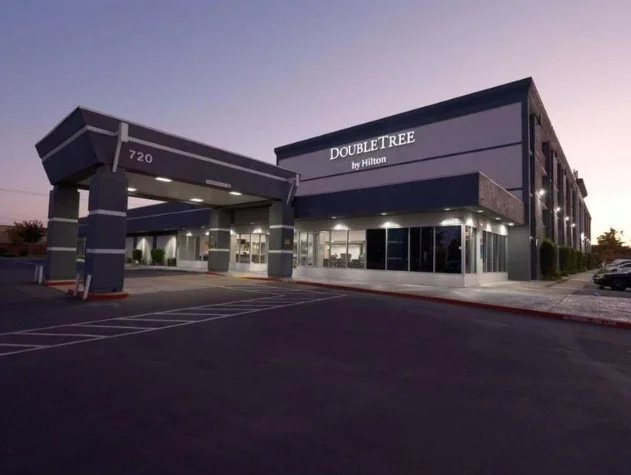 DoubleTree1.JPG