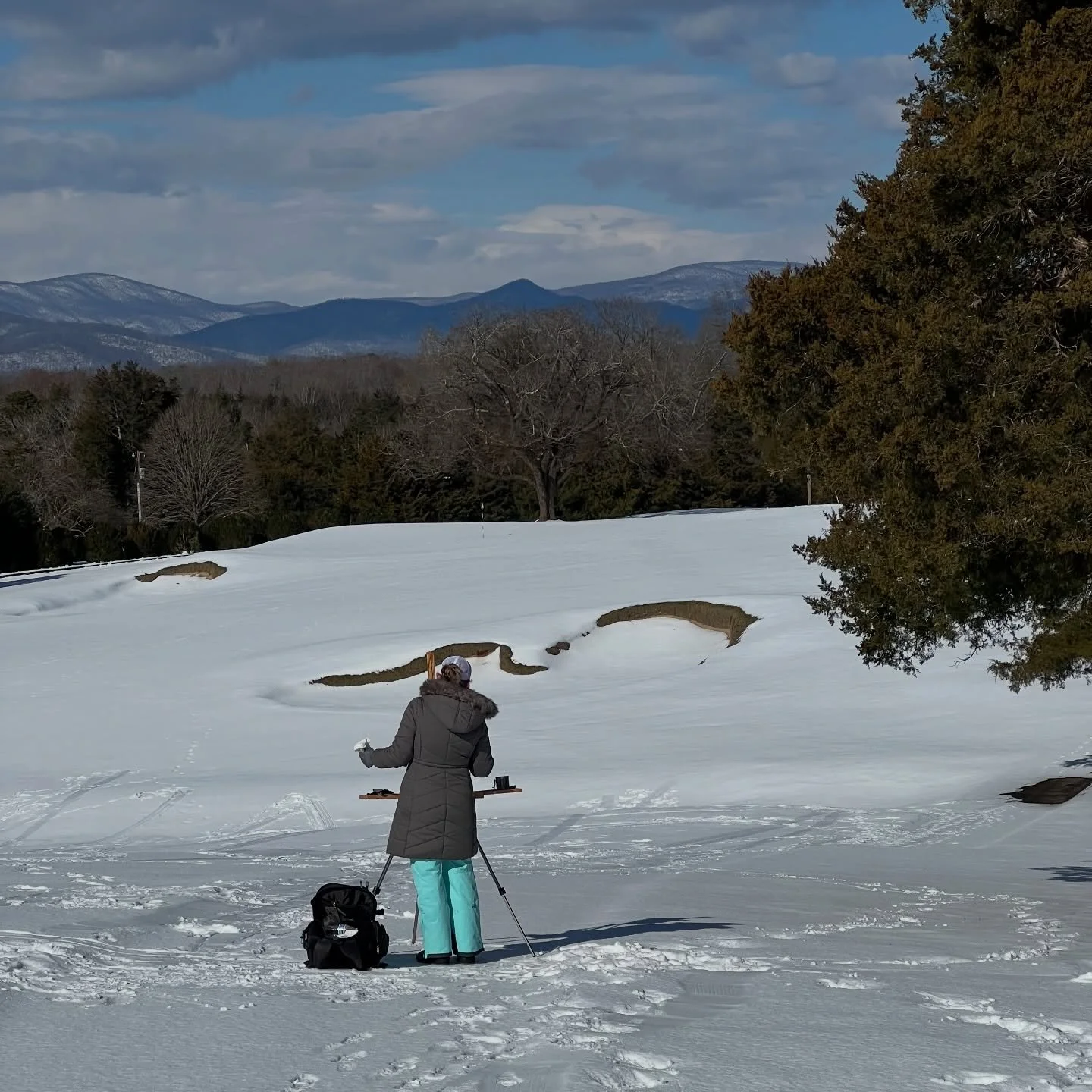 Snow under my feet. 
Mountains ahead. 
Paint in my hands.
Stillness like this asks you to listen.
Winter plein air hits different.

A fond memory from January 2025.✨