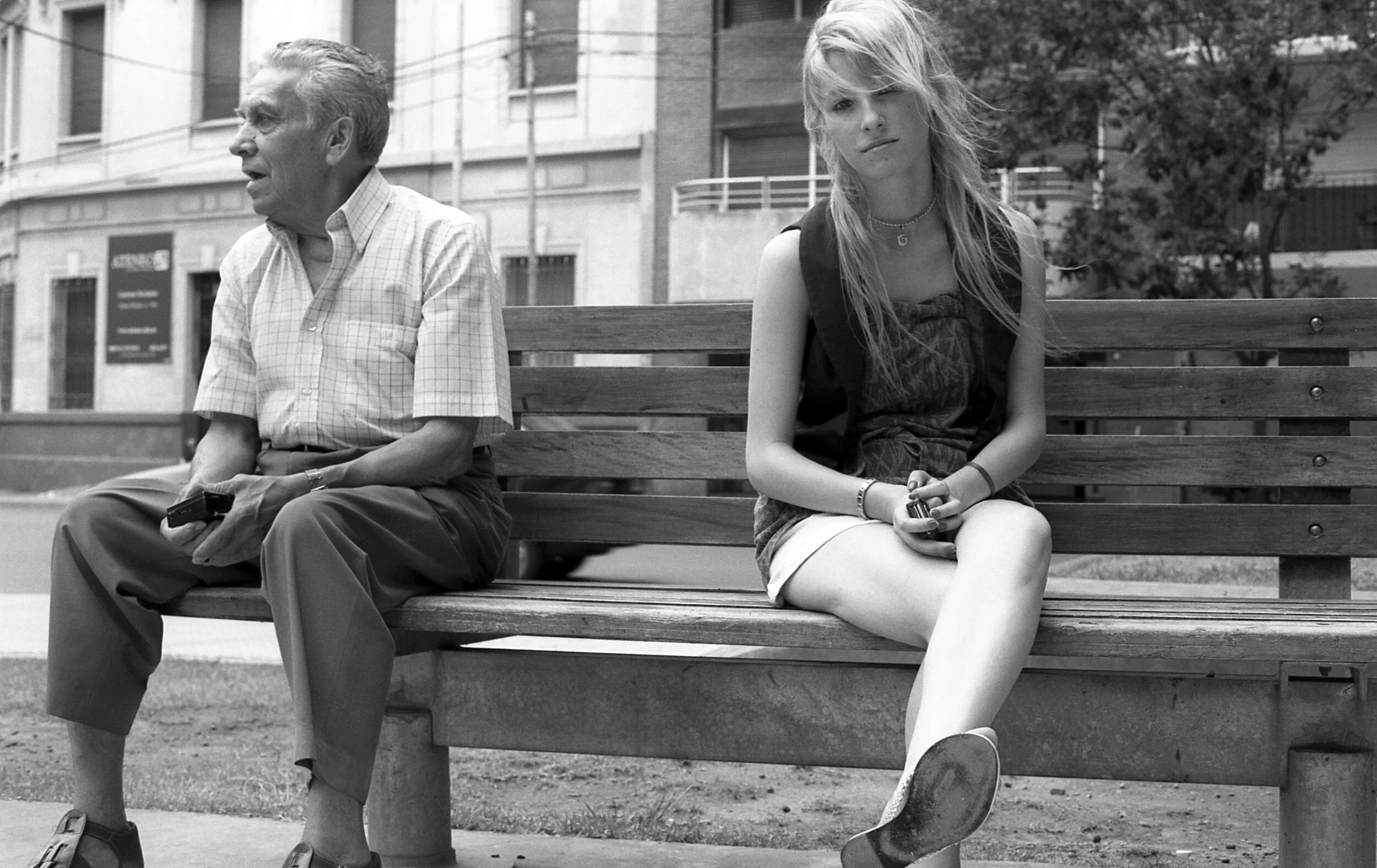 plaza güemes, buenos aires