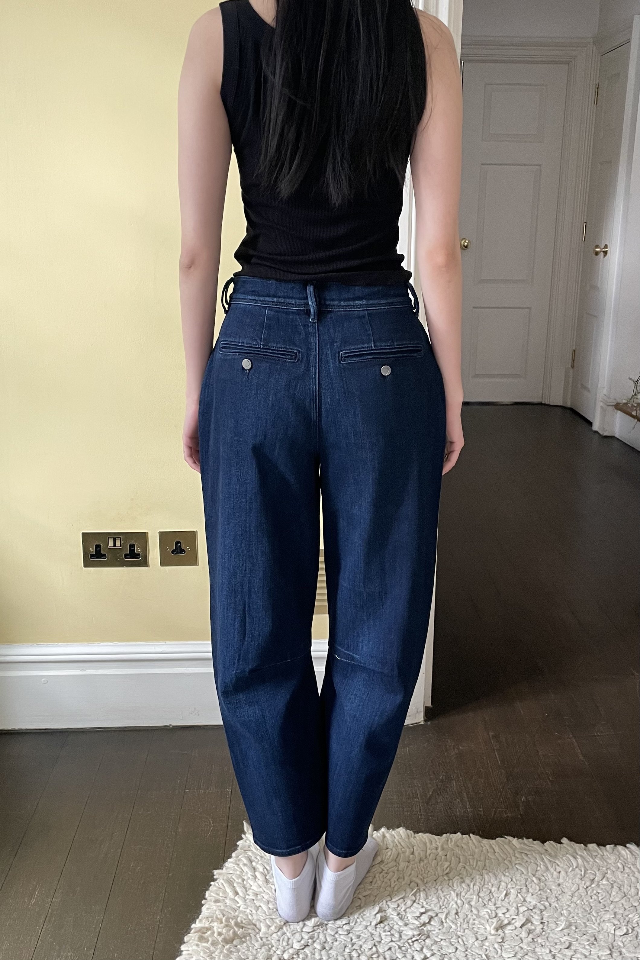 (above) GREAT potential needs to be a bit less baggy