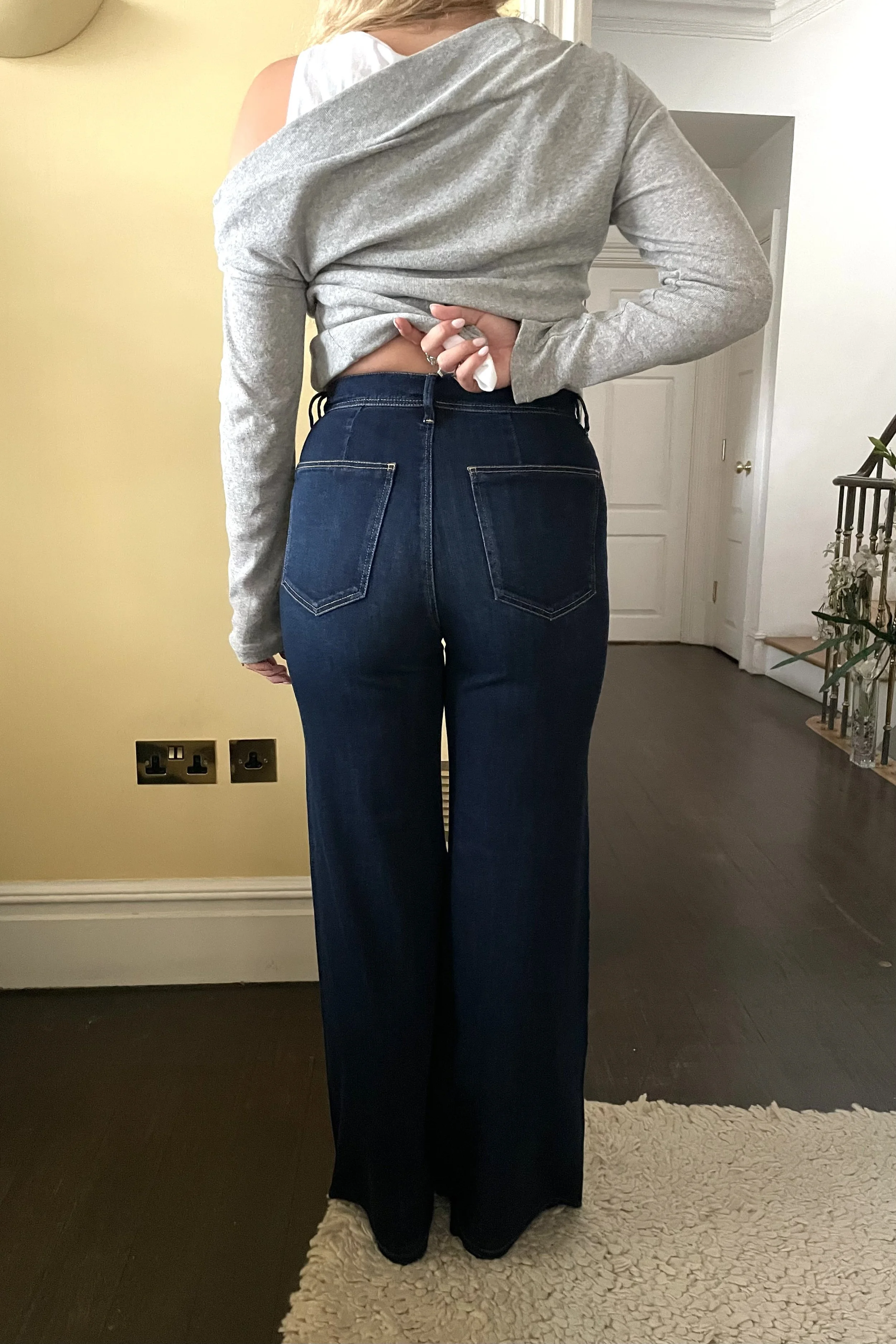 #dw-2
high rise comfort straight
_size 28