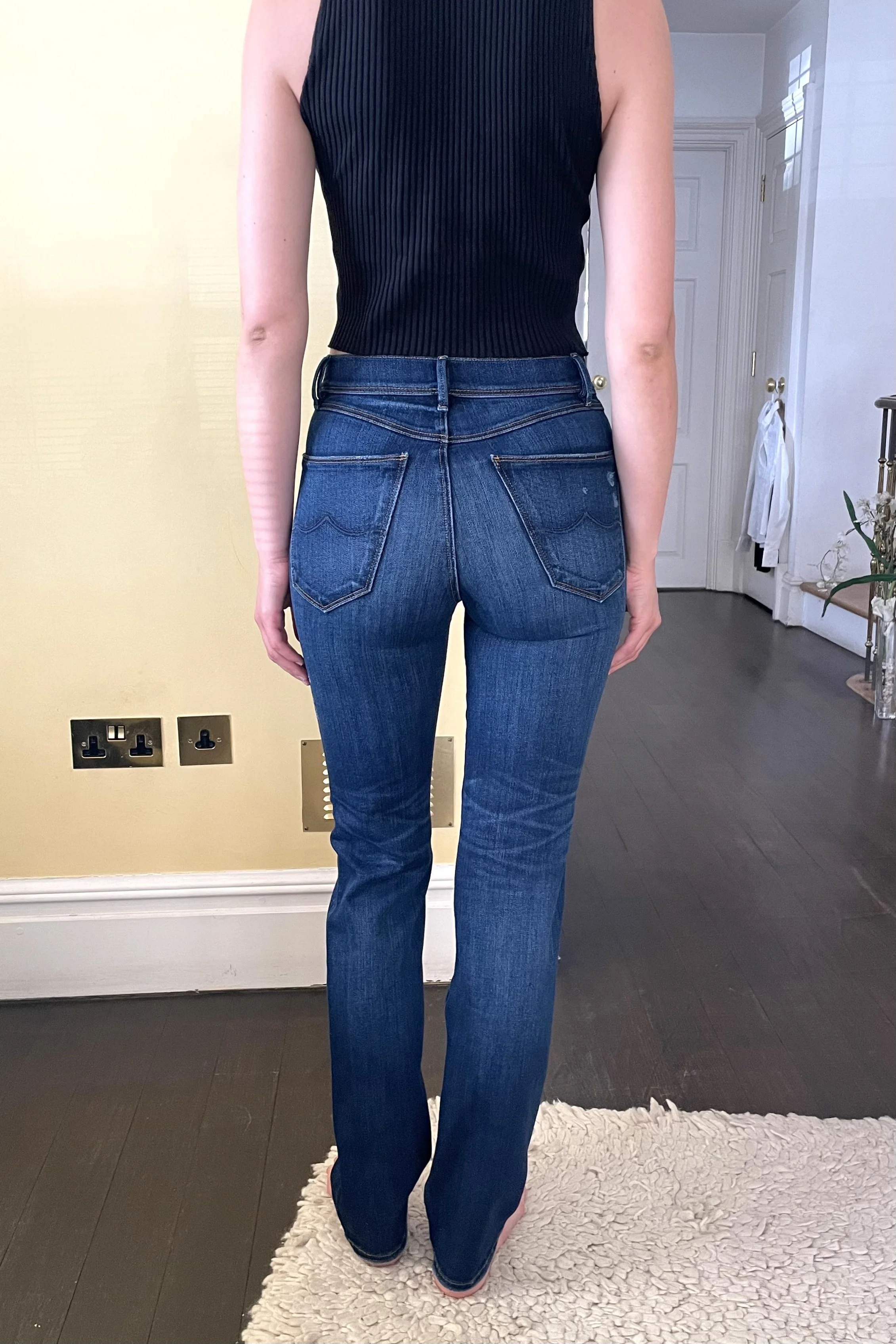 #10snc
10" mid rise snug cigarette