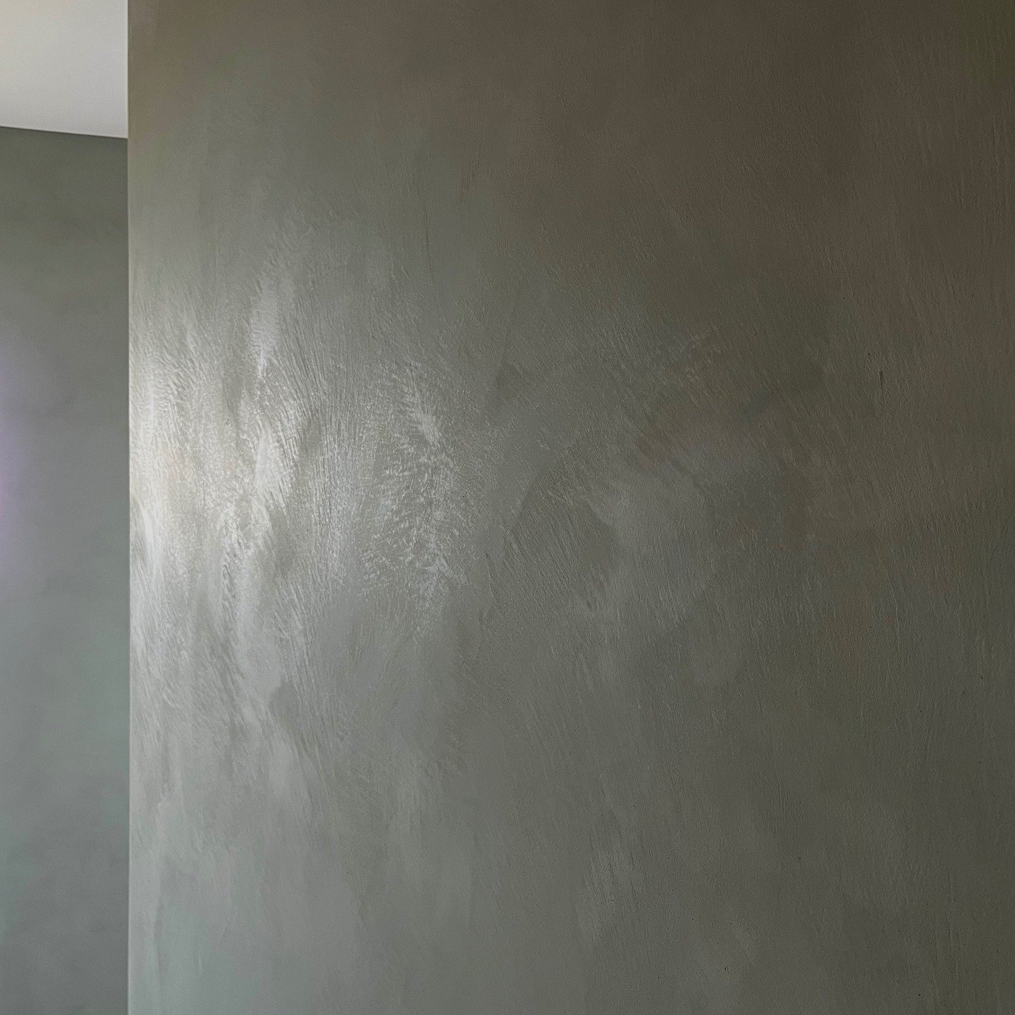 I&rsquo;m calling this intriguing custom deep green/blue lime plaster &ldquo;Seagrass&rdquo; since the room it&rsquo;s in overlooks the grassy expanse of Los Penasquitos Lagoon. Stay tuned for &ldquo;Sandstone&rdquo; in the room with the view of the 