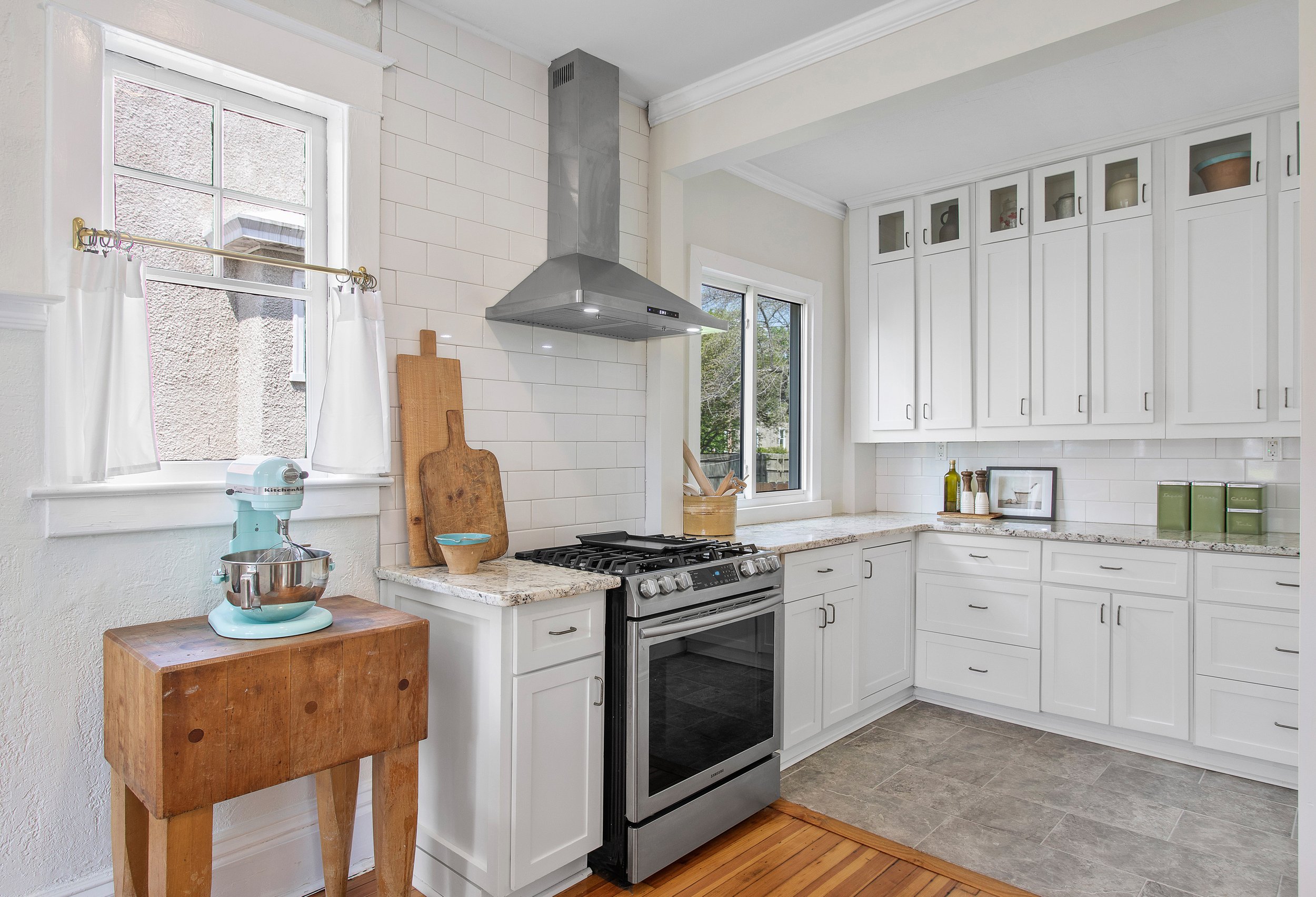19-Kitchen.jpg