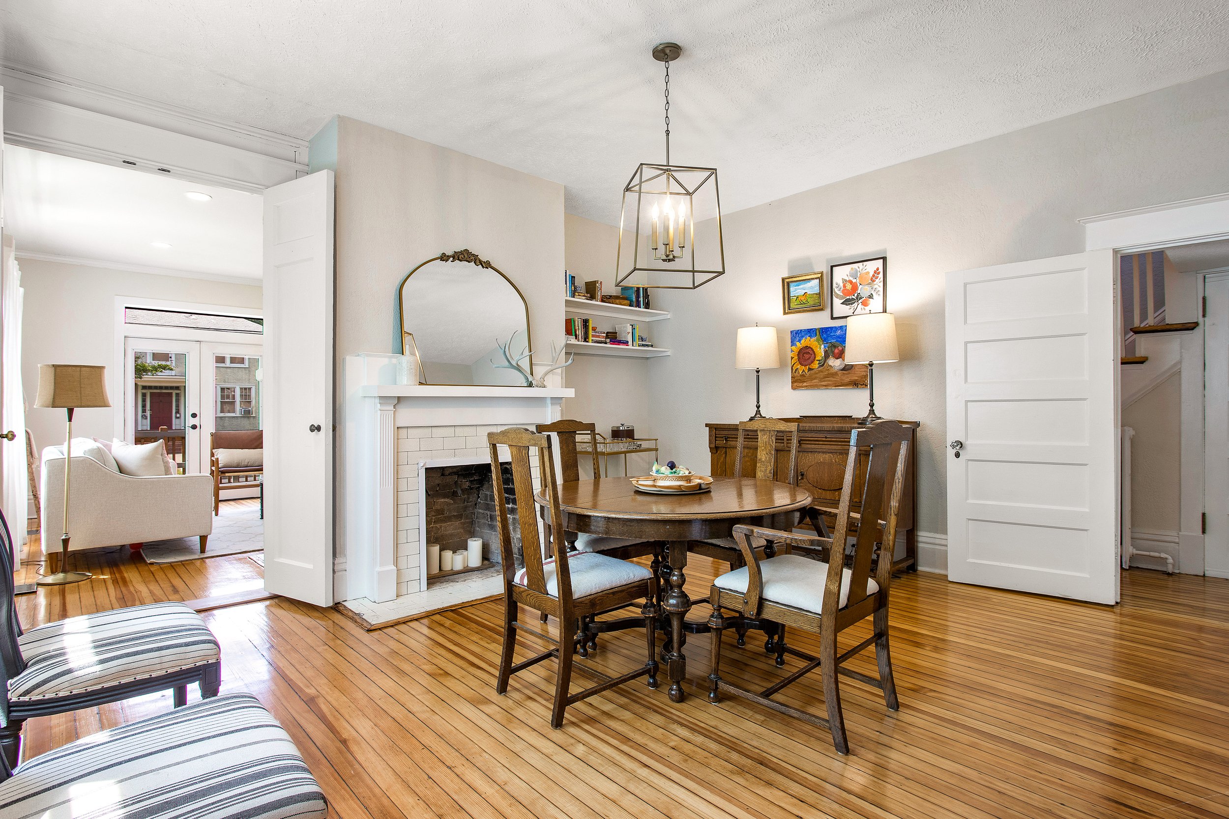22-Dining Room.jpg