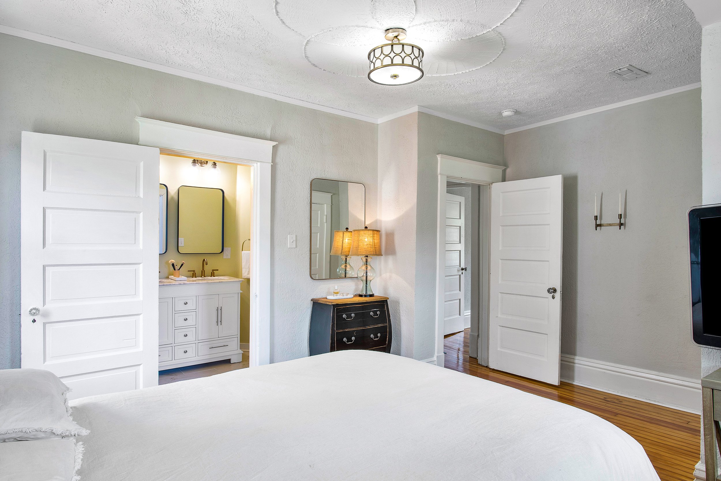 34-Primary Bedroom.jpg