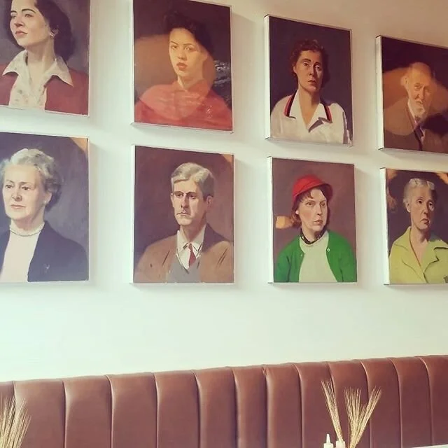 I have a thing for great design in restaurants and stores. I've been known to purchase a thing or two (or three), simply because the aesthetic beckoned me inside.

We had an early dinner at (new to me) @memesdiner in my old nabe, Prospect Heights.  D