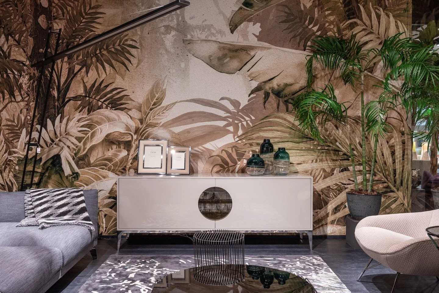 This year, the tropical trend is taking the interior design world by storm, with bold colors, botanical prints, and natural textures leading the way. Escape to the tropics with these insider tips for incorporating tropical design into your home decor