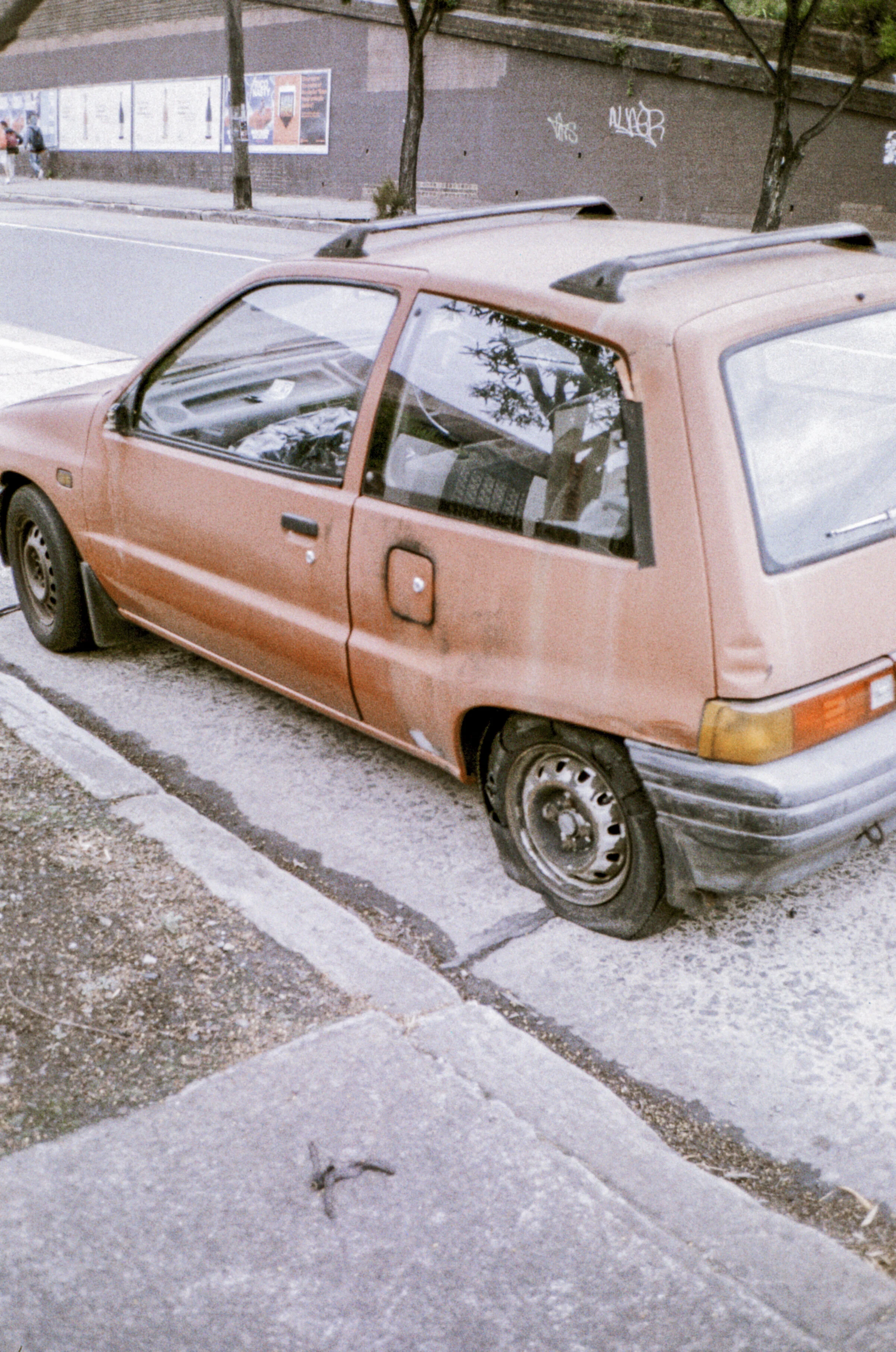 Lomography Metropolis