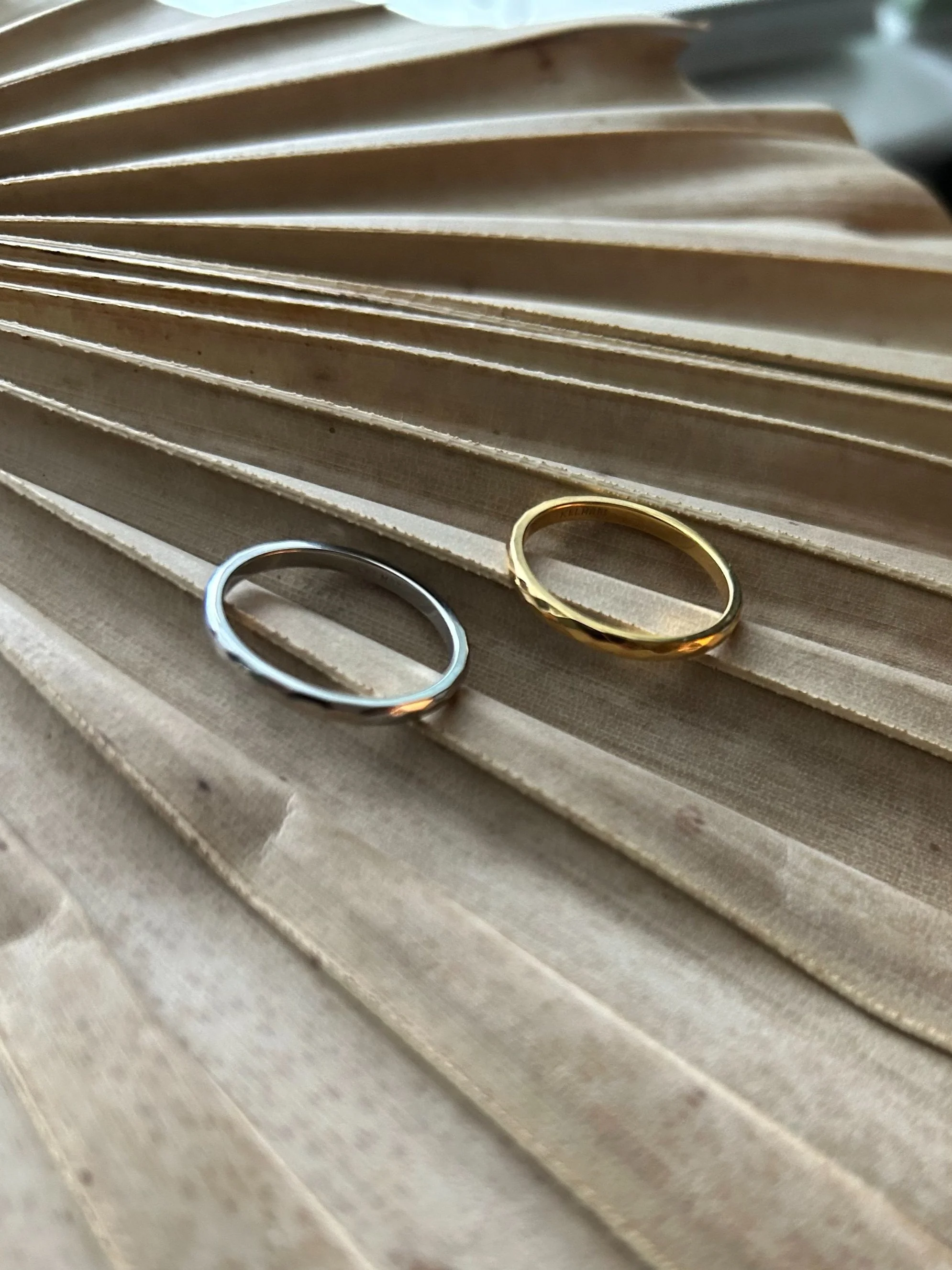 KELMARI SIMPLEMENTE YO ABI FACETED RING