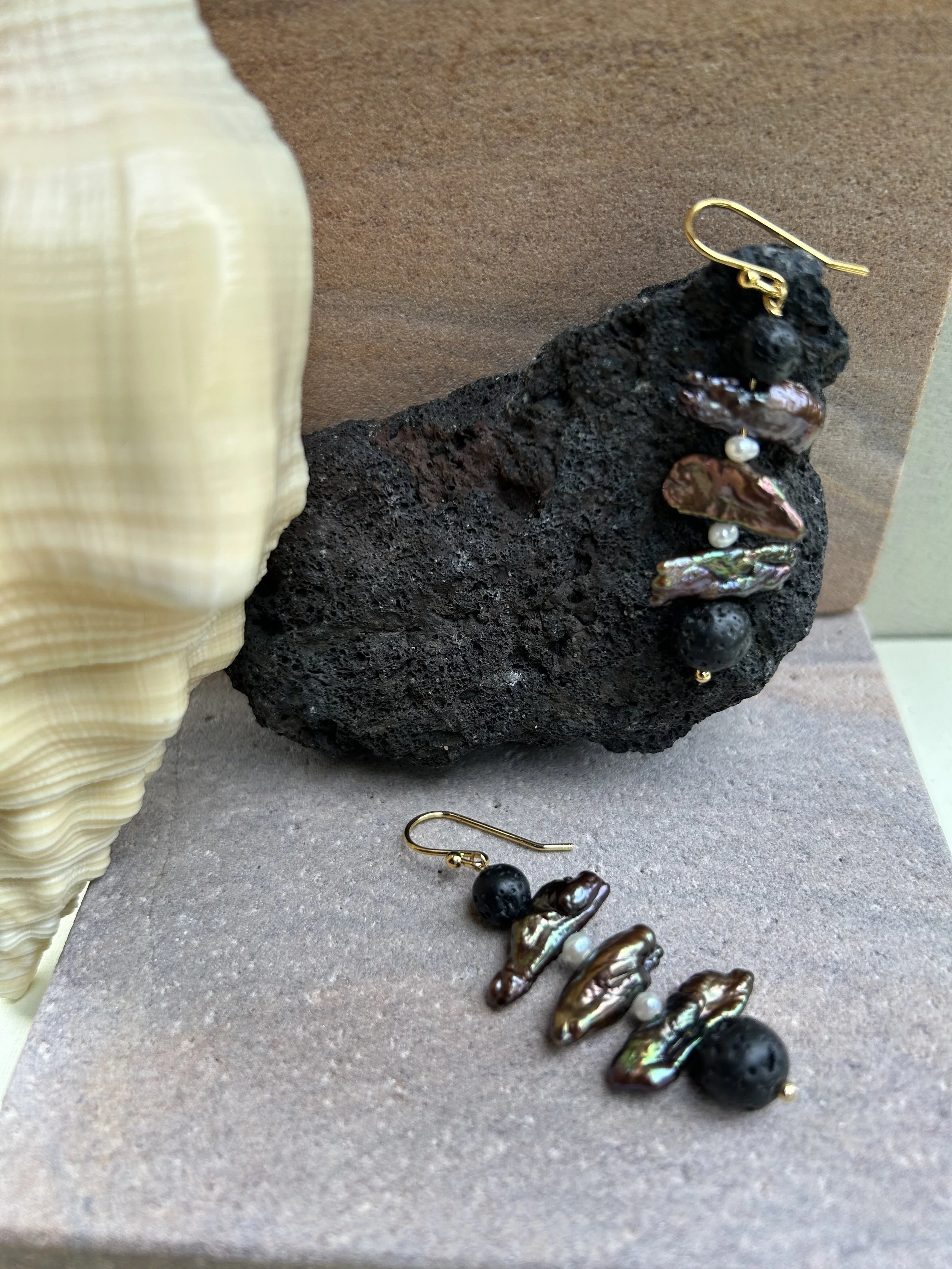 kelmari-volcan-lava-biwa-pearl-earrings 1.JPG