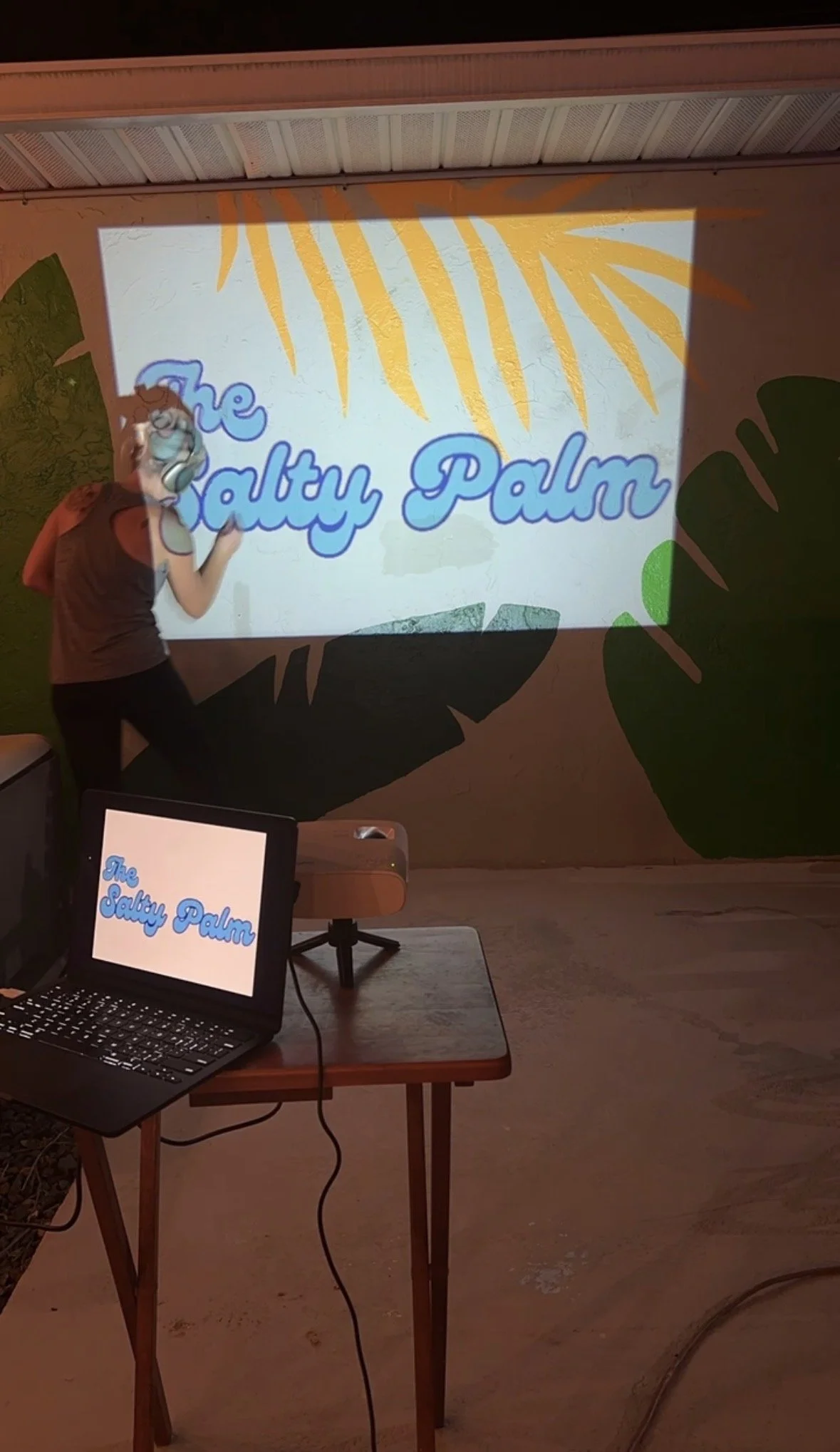 using projector to make wall mural.jpg