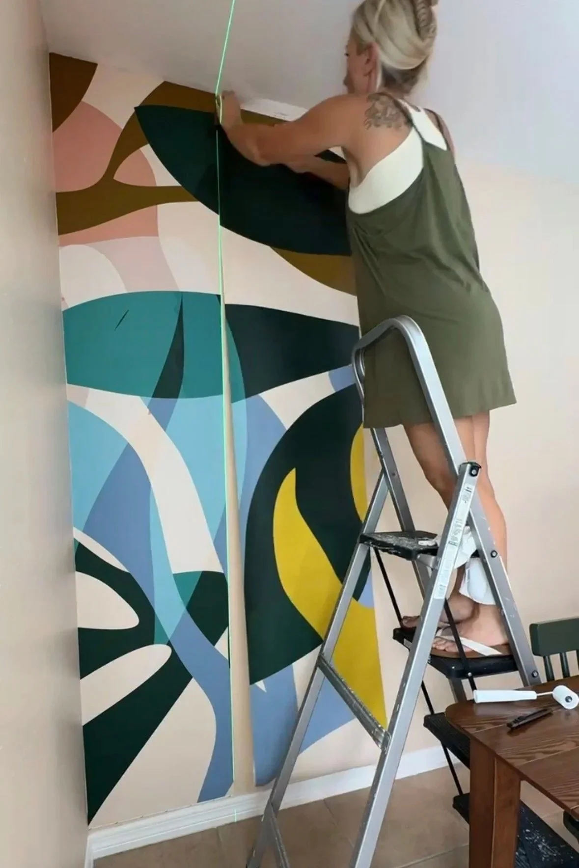 wallpaper+mural+install.jpg