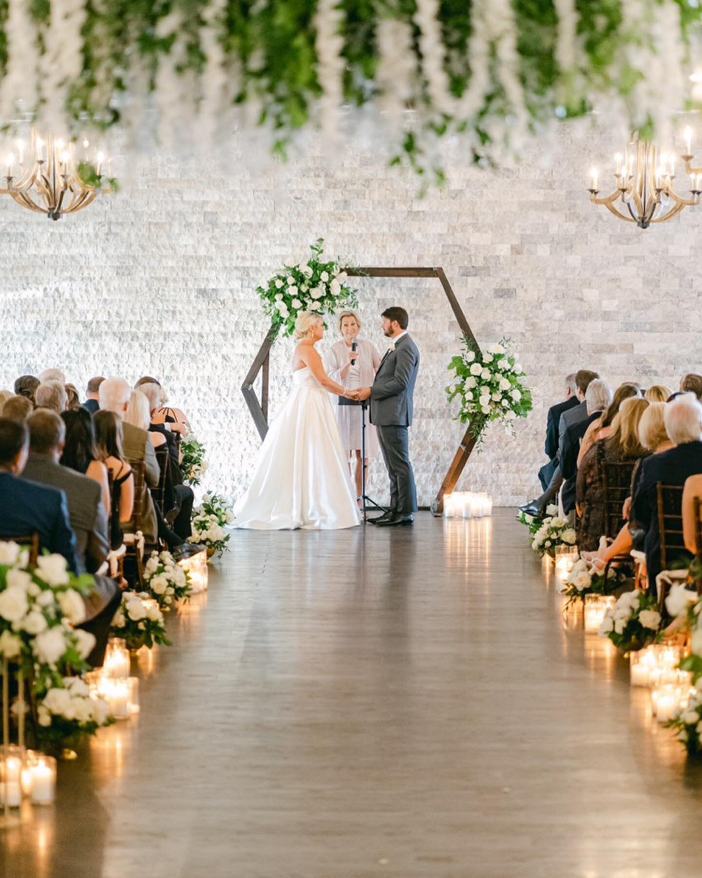 Yesterday was so sweet 💕 Lindsay and Will have been waiting so long for this day and it finally happened!! What a beautiful day to be a part of. 

Also thank you to @bretthickmanphoto for getting us these sneak peeks the night of the wedding 😍

⠀⠀⠀