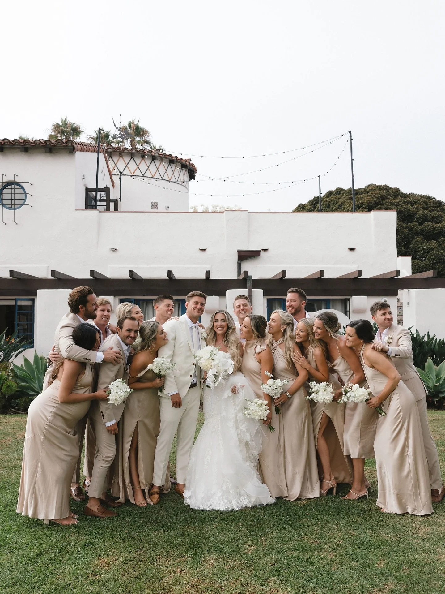 Such a joy to celebrate this sweet couple. Lauren &amp; Brett&rsquo;s wedding was filled with love, elegance, and seaside beauty. 💍🌸

Planning: @ruffleeffect
Florals : @penelopepotsfloraldesign
Venue : @olehansonbeachclub
Caterer : @24carrotscateri
