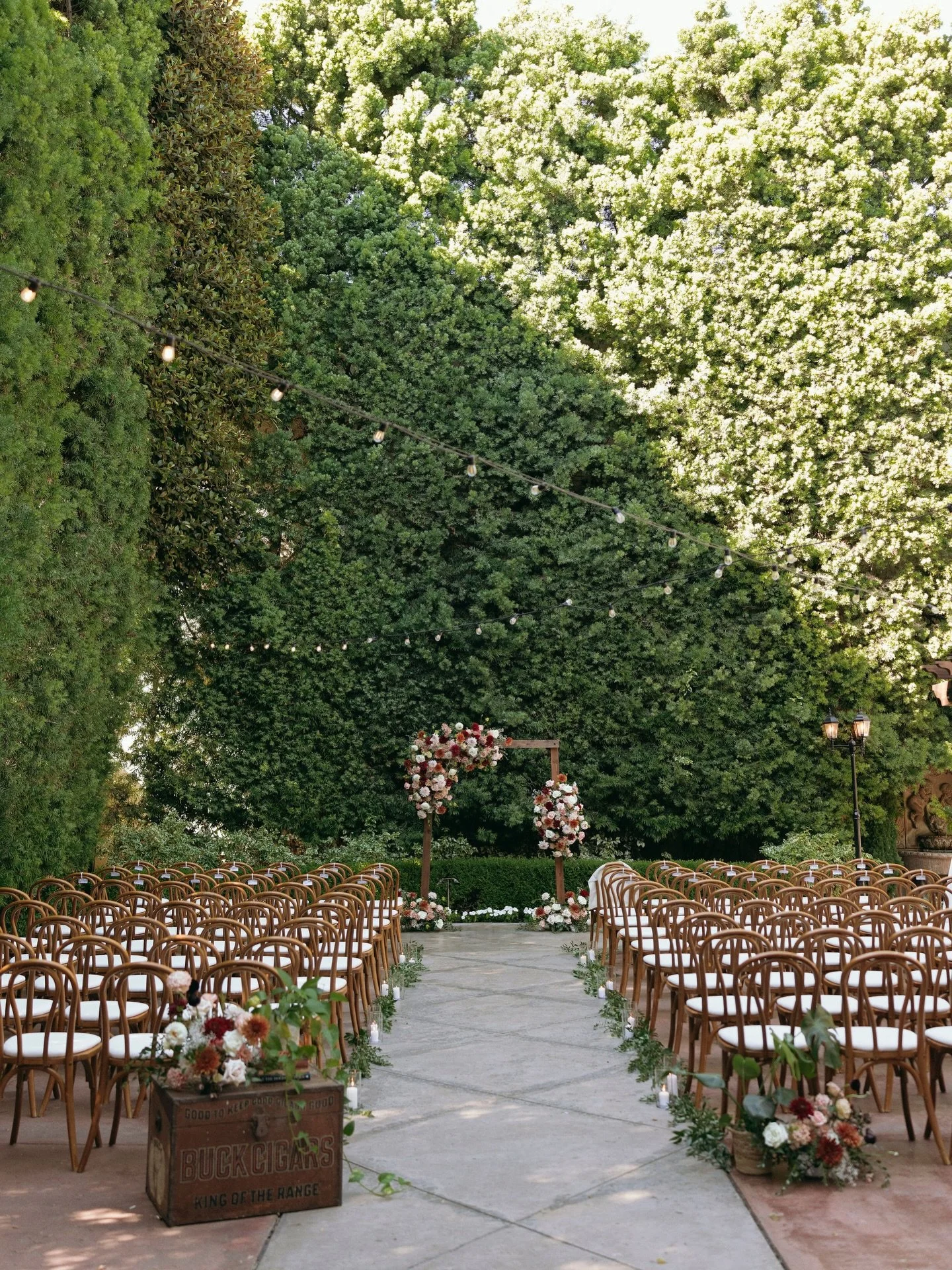 Garden weddings will always have our hearts 🌿✨
From ceremony florals to candlelit reception tables, every detail of this celebration was thoughtfully planned and beautifully designed to feel warm, intentional, and timeless.

As a full-service weddin