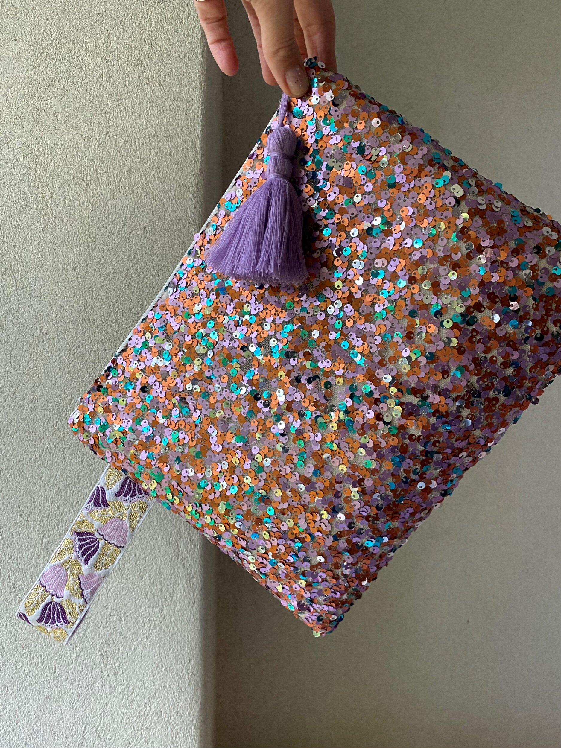 2C7FD2A5-E4D5-4E17-8480-50EA8204E971