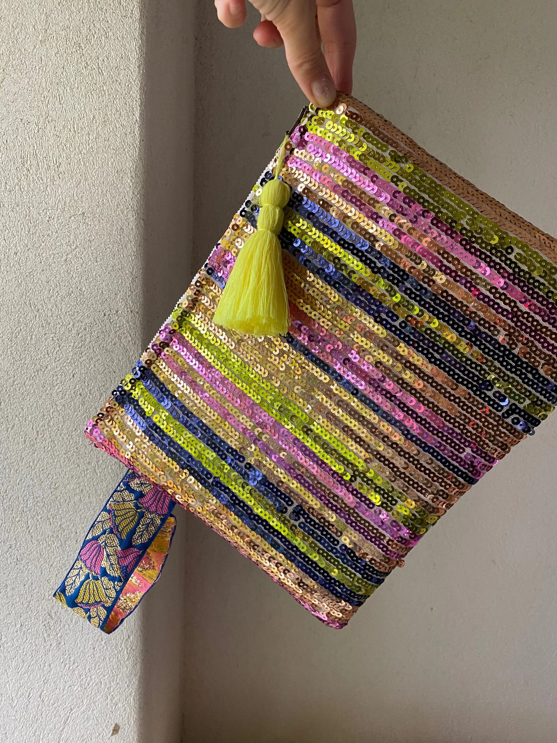 DC72CA05-CCD1-4F18-8AF5-0878D19BE393