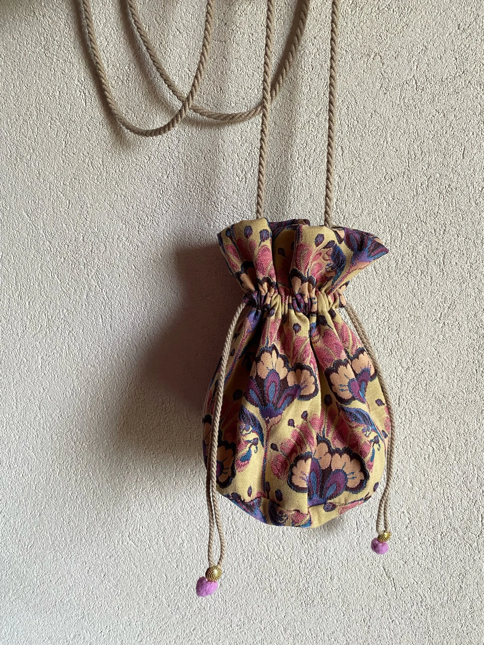 36D59894-7DBC-44F9-B863-311F9ECF0209