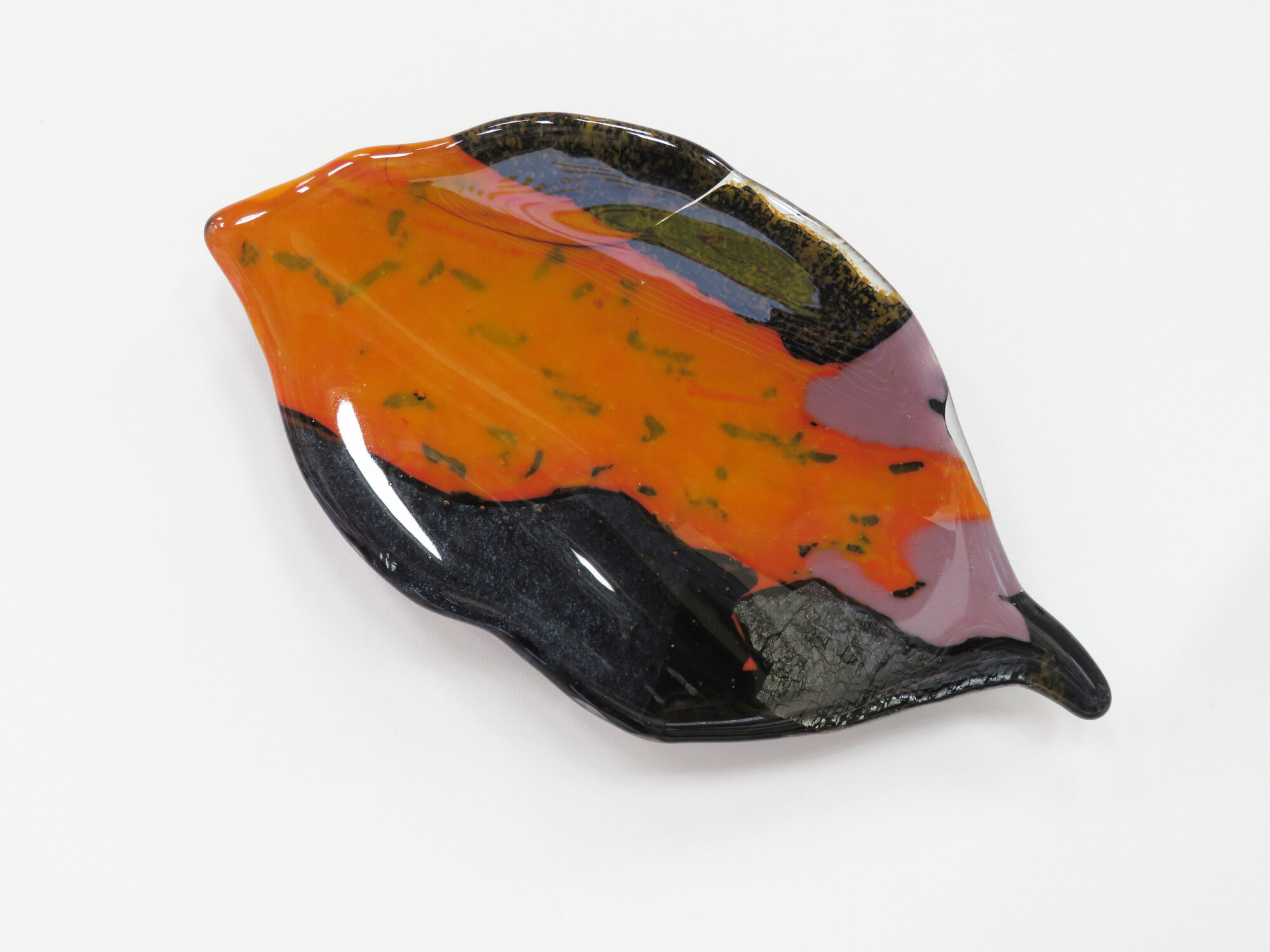 NEW!   Wall mounted glass leaf - A