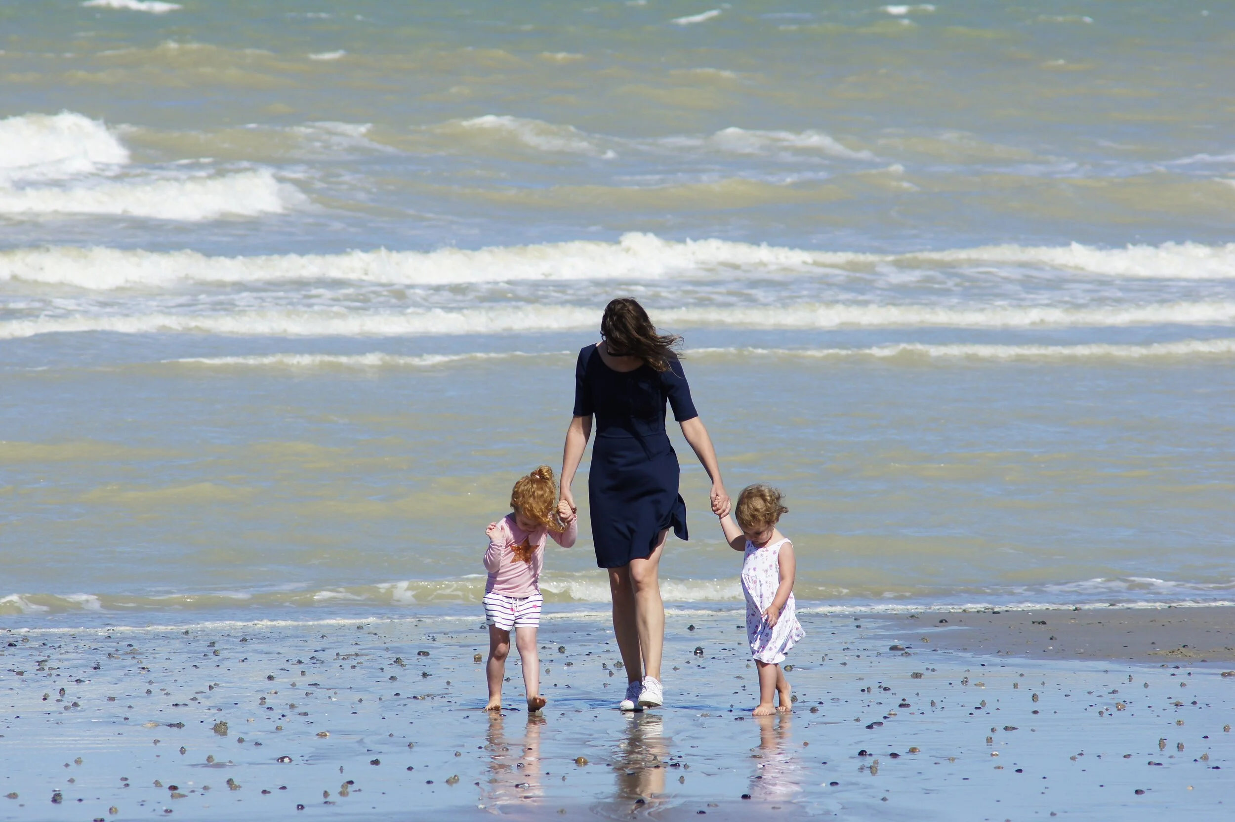 Option 1 - fPlease use this image to replace a guy and girl in Family Tax ( small icon)in Our Service . Image Family