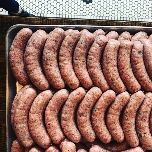 Jalape&ntilde;o Beer Brats available this week! Made with LNR Farms pork and @halfwaycrooksbeer 🍻🍻🍻
#butcher #wholeanimalbutchery #butchershop #bakery #kirkwoodatl #atlanta #beerbrat #sausage