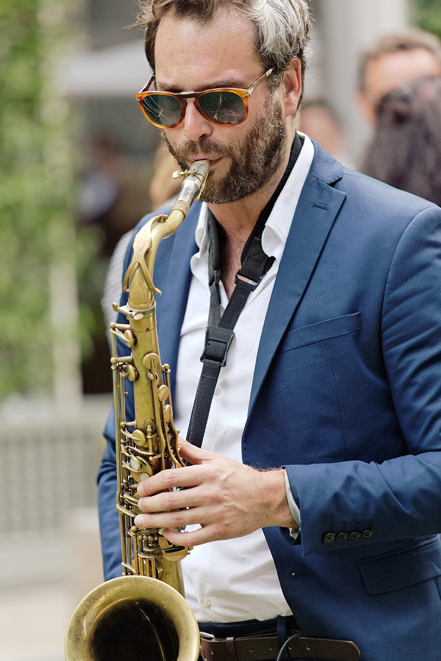 dj-saxophonist.jpg