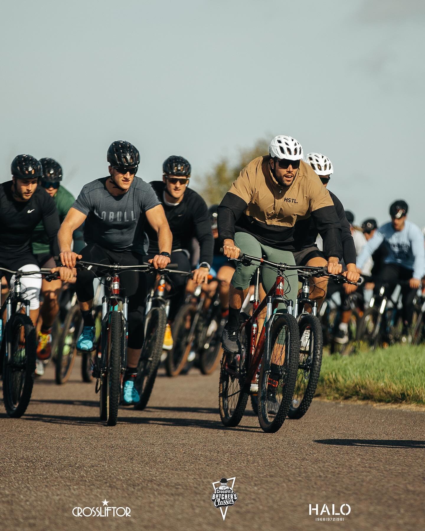 Its already been a week! We are still high from this event! 😍

EVENT 1 - MUSTANG 

Prepare for the unknown! All athletes woke up not knowing what challenges they were facing. On their way Friday morning they got the message:

11k bike and 5,5k run o