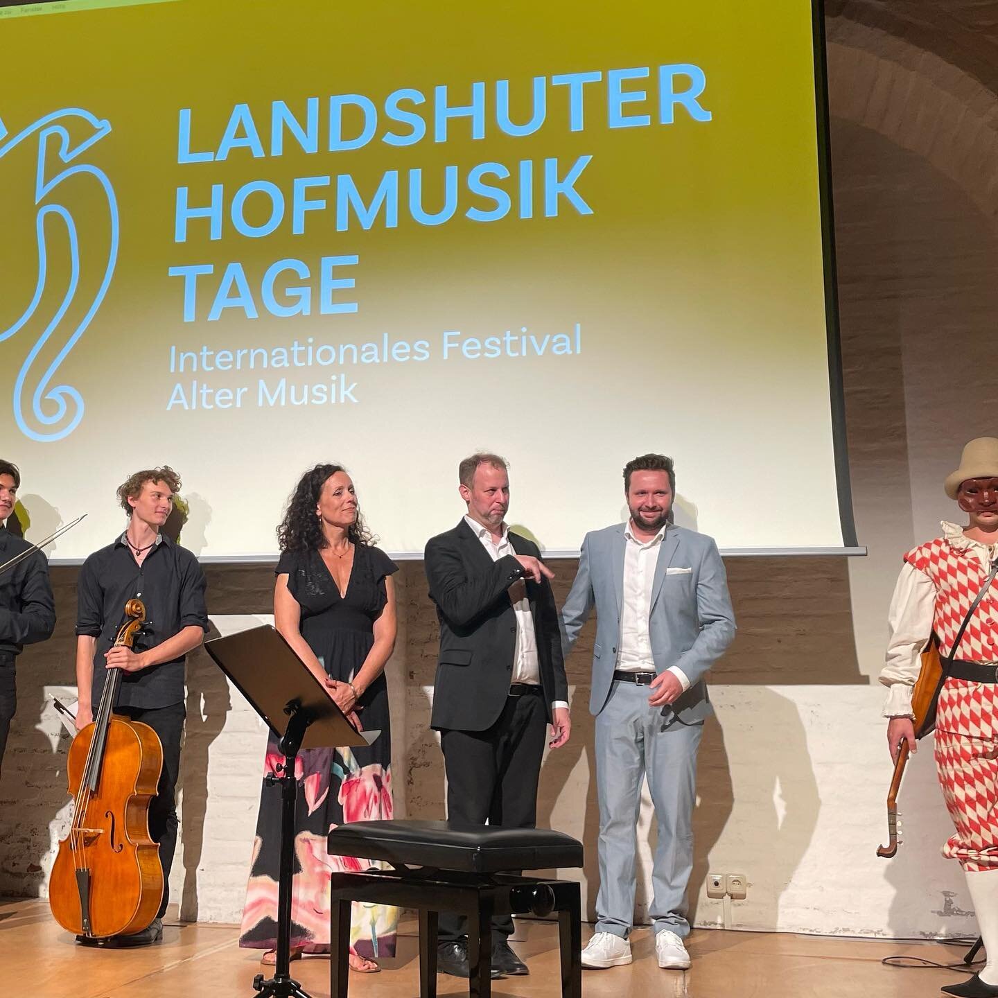 Heute war die Programmvorstellung der @landshuterhofmusiktage 2024. Mit der &bdquo;gr&ouml;&szlig;ten Carmina Burana, die Landshut je gesehen hat&ldquo; reihe ich mich ins hochkar&auml;tige Programm ein. Stattfinden wird das Carmina-Er&ouml;ffnungsko