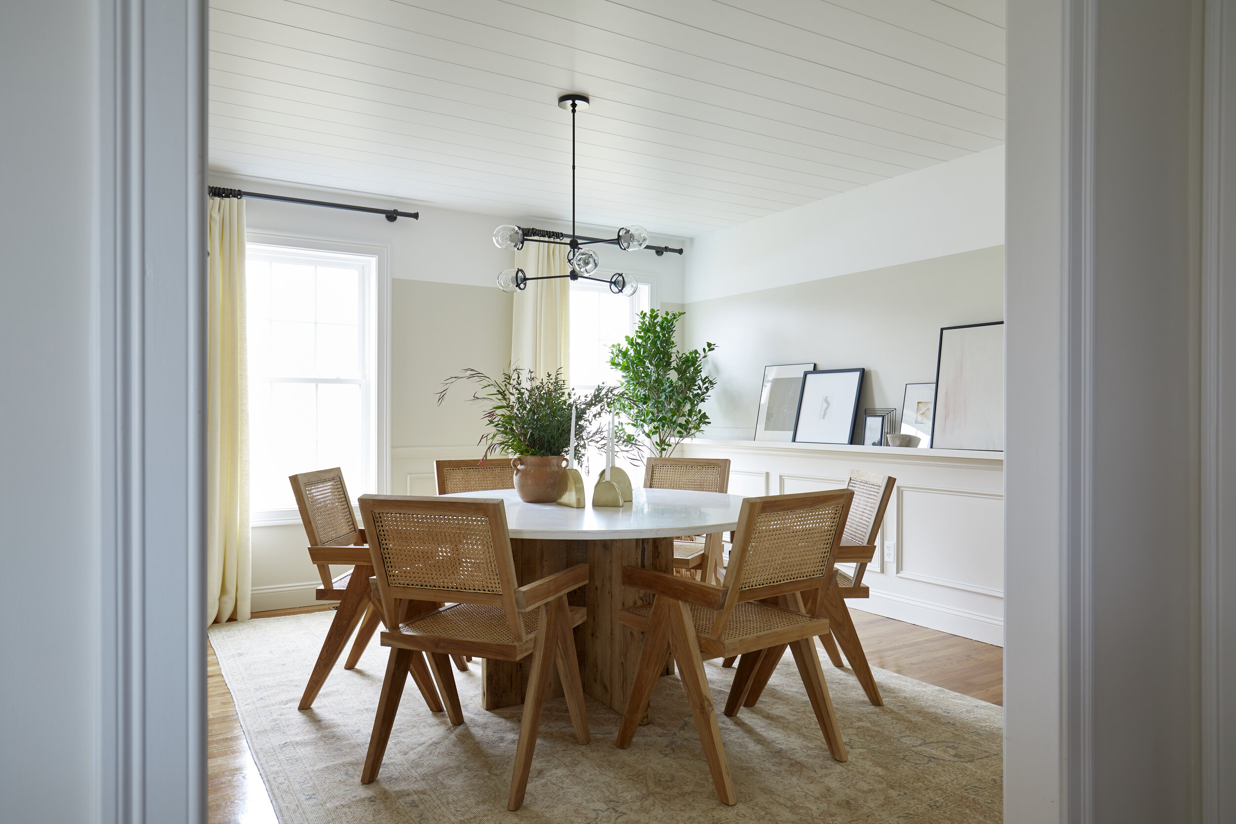 001_New England Renovation_Modern Farm House Dining Room_Moore House Design_001.jpg