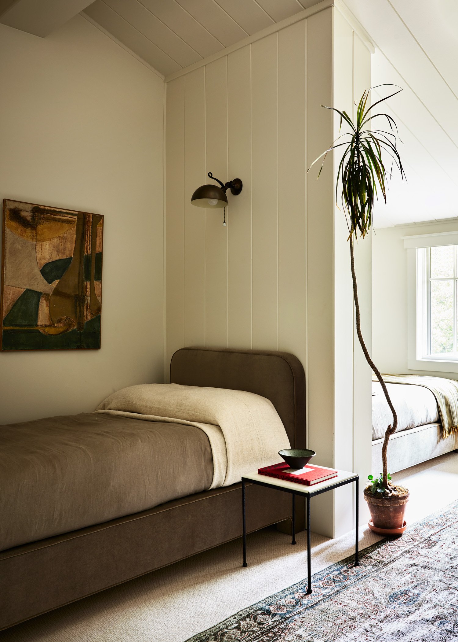 Moore House Design_The Minimalist club_New England Inteiror Designer_Blair Moore_Aquidneck club_kids bedroom_13_S.jpg