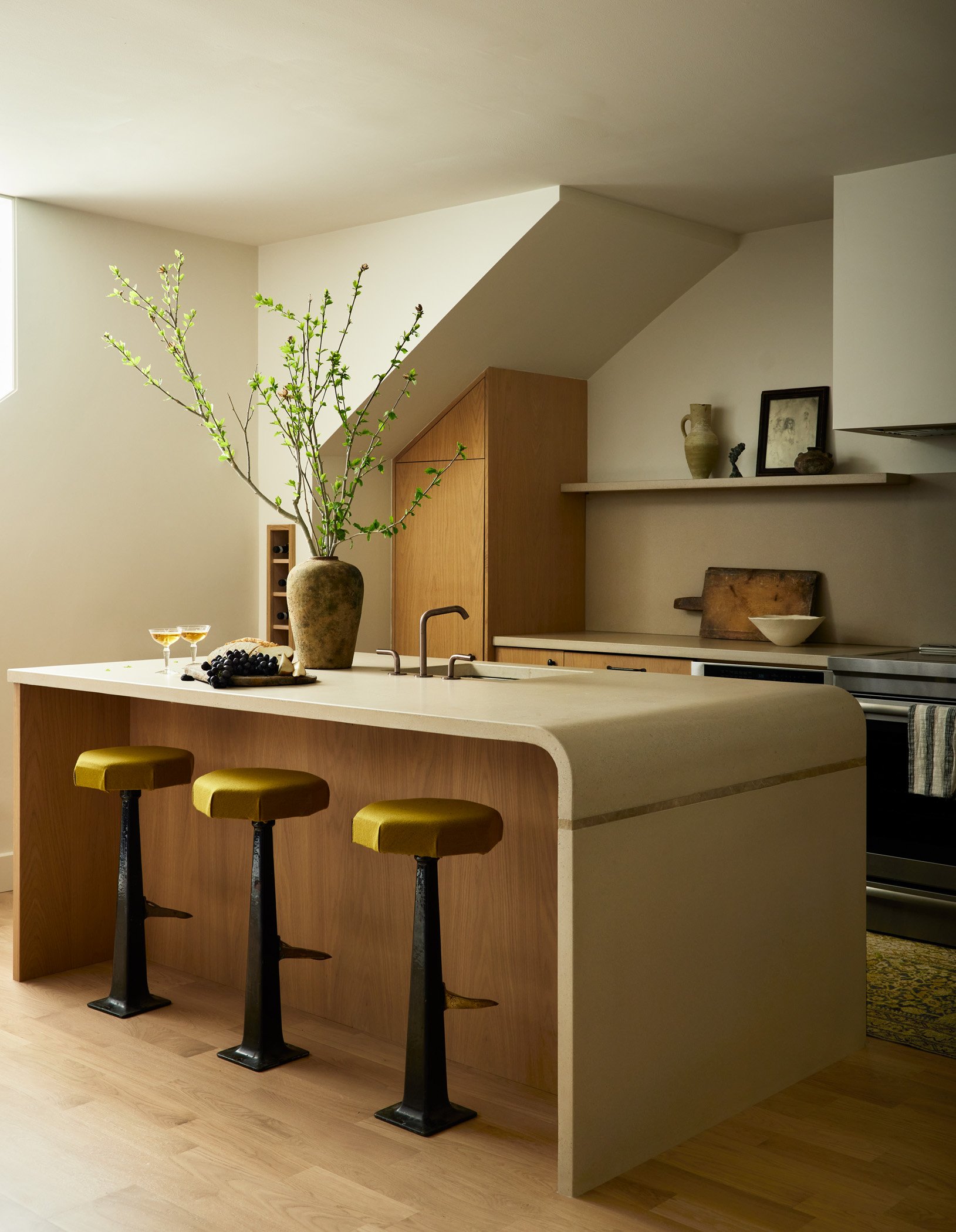Moore House Design_The Minimalist club_New England Inteiror Designer_Blair Moore_Aquidneck club_kitchen modern condo_31_S.jpg