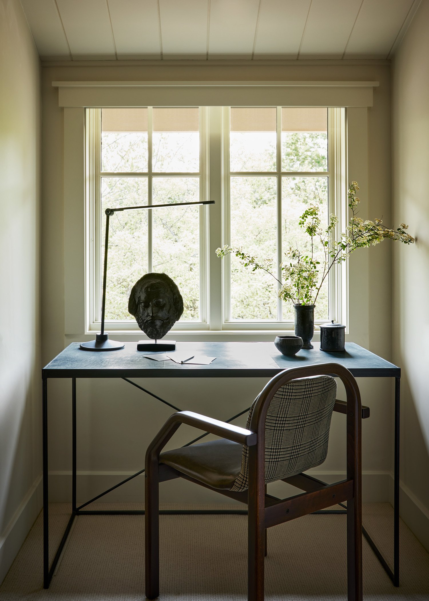 Moore House Design_The Minimalist club_New England Inteiror Designer_Blair Moore_Aquidneck club_main bedroom_7_S.jpg